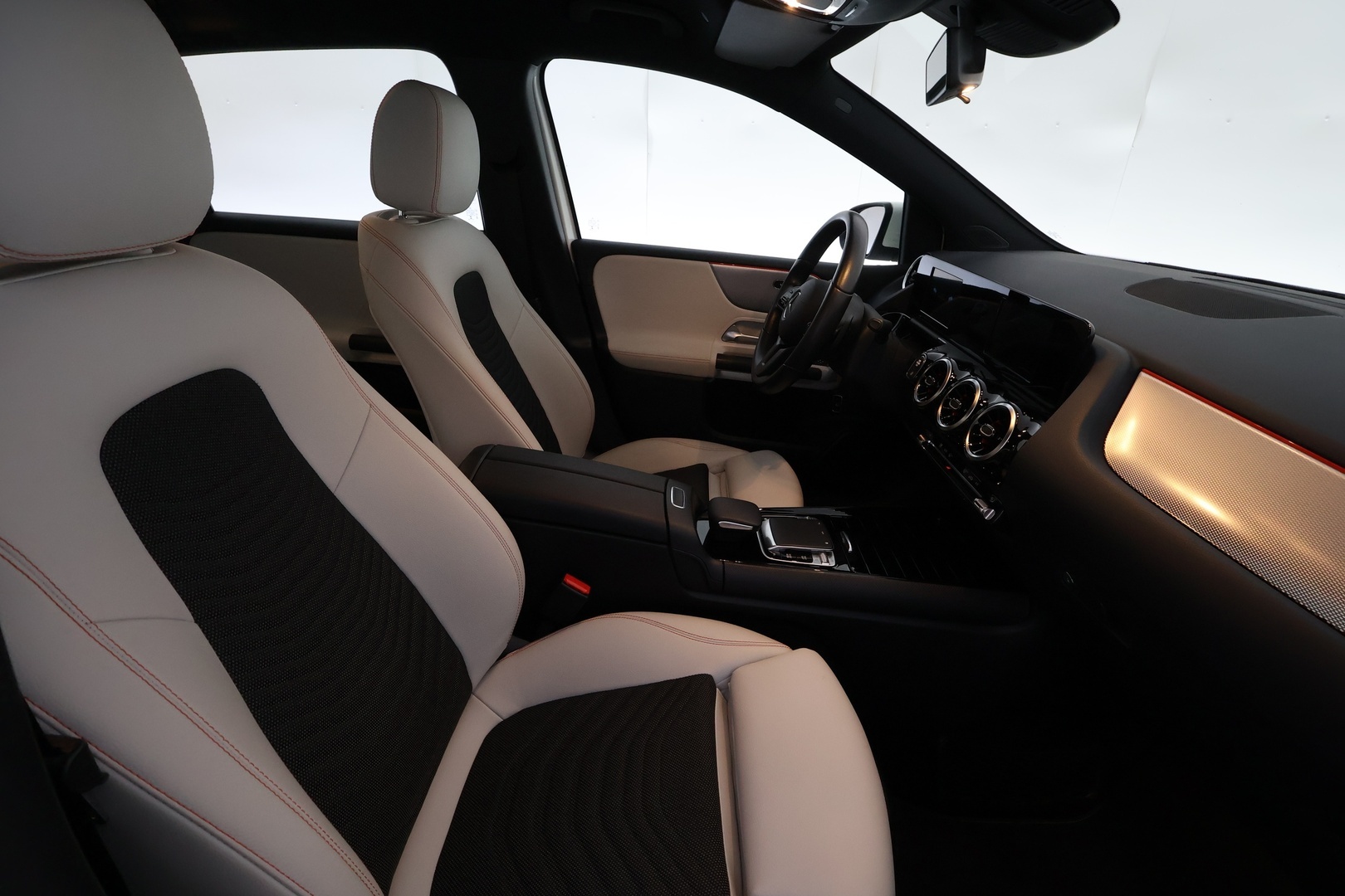 MERCEDES-BENZ B 2019