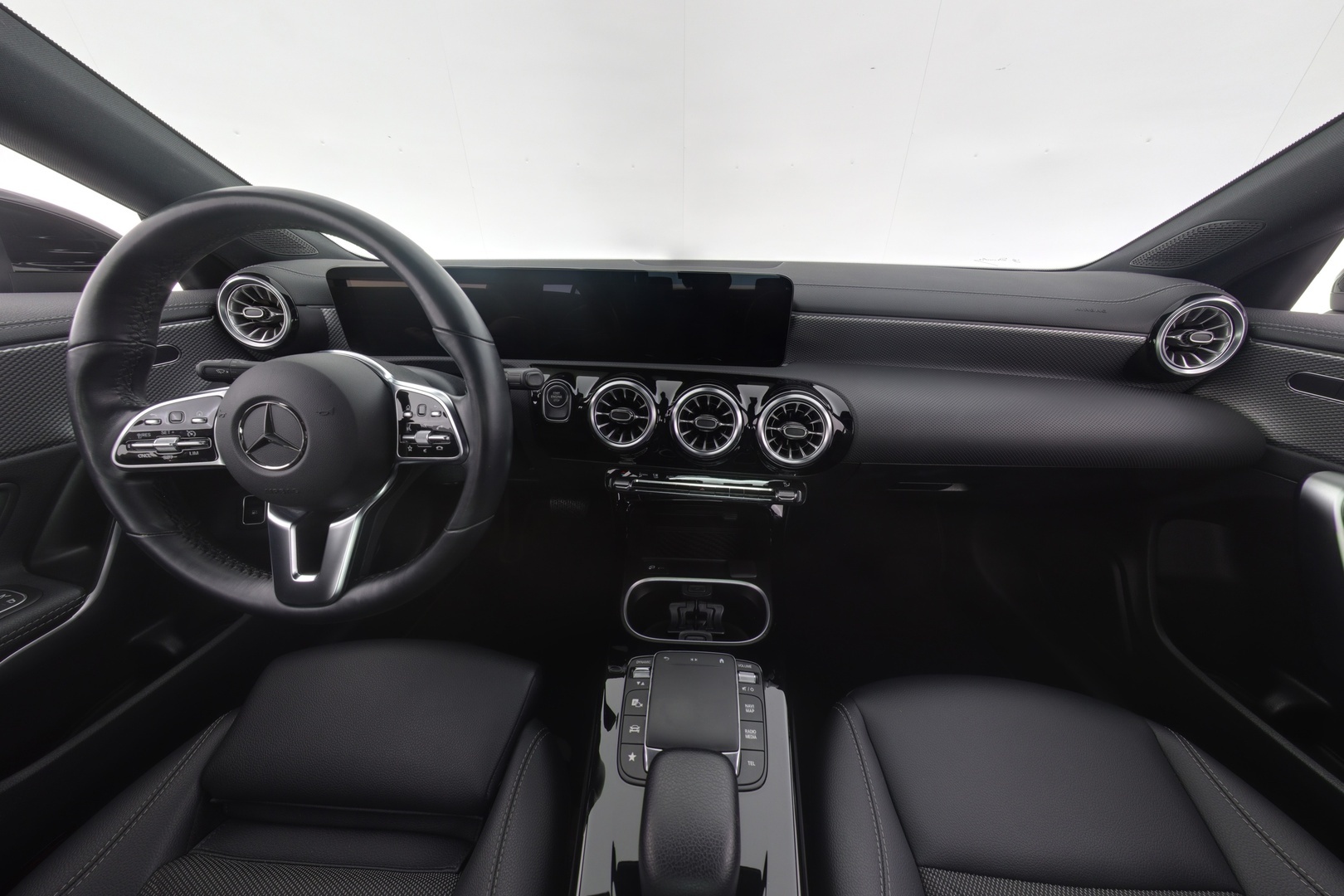 MERCEDES-BENZ CLA 2023