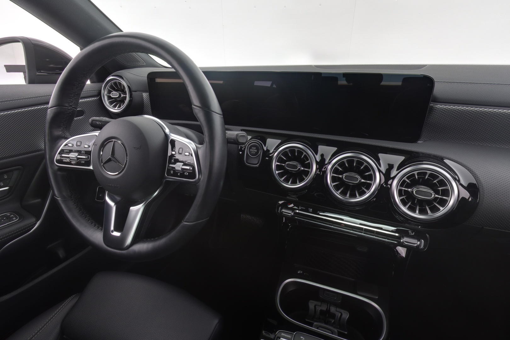 MERCEDES-BENZ CLA 2023