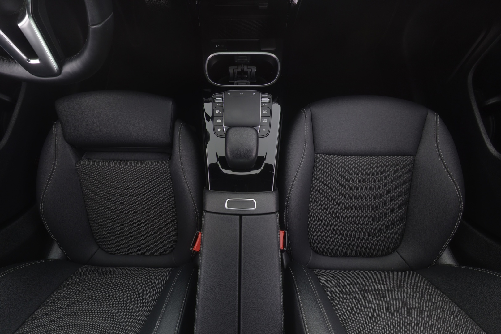 MERCEDES-BENZ CLA 2023