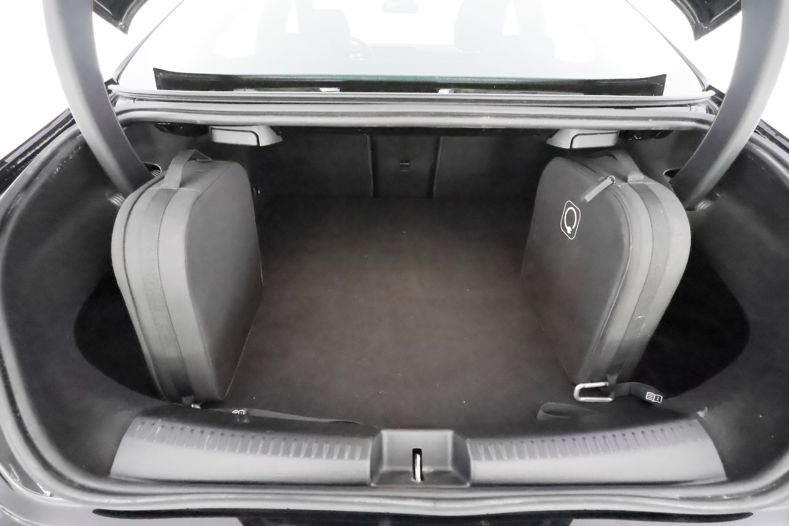 MERCEDES-BENZ CLA 2023