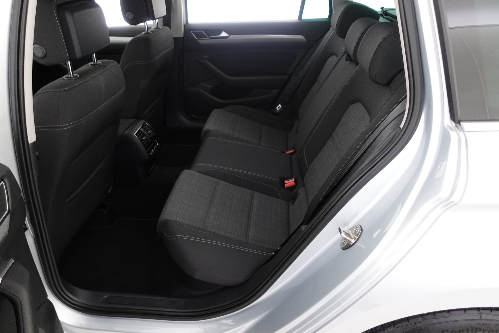 VOLKSWAGEN Passat 14