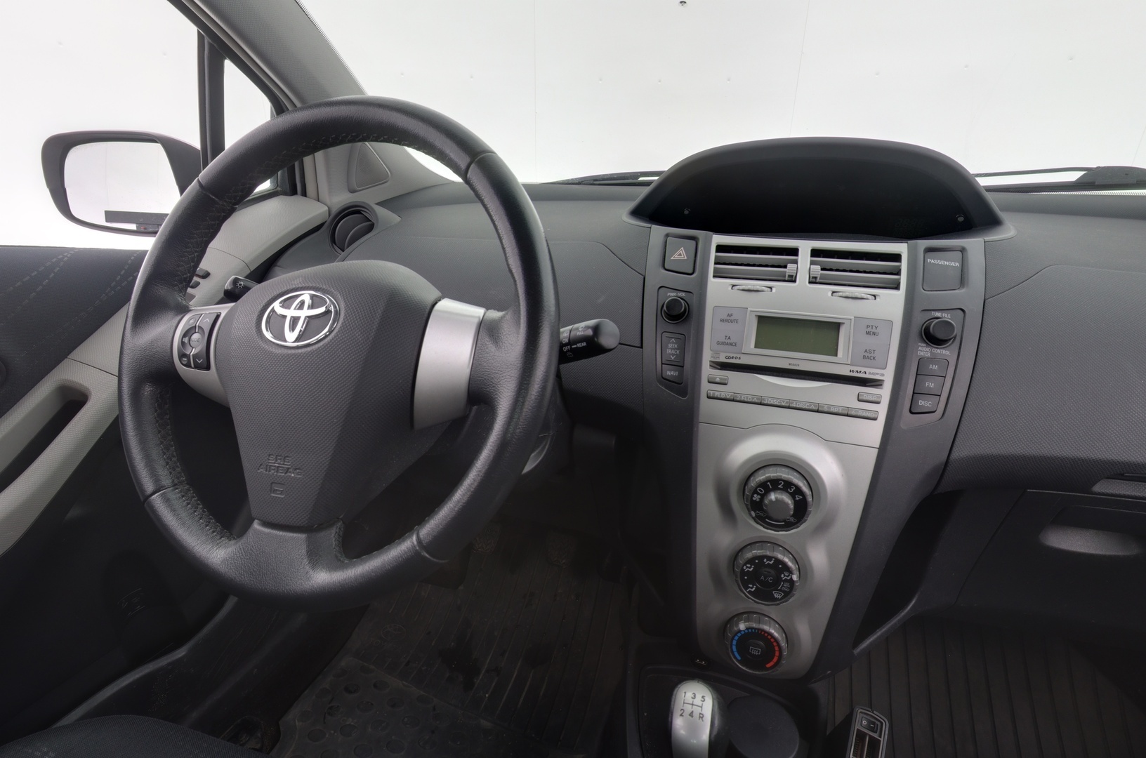 TOYOTA Yaris 2007