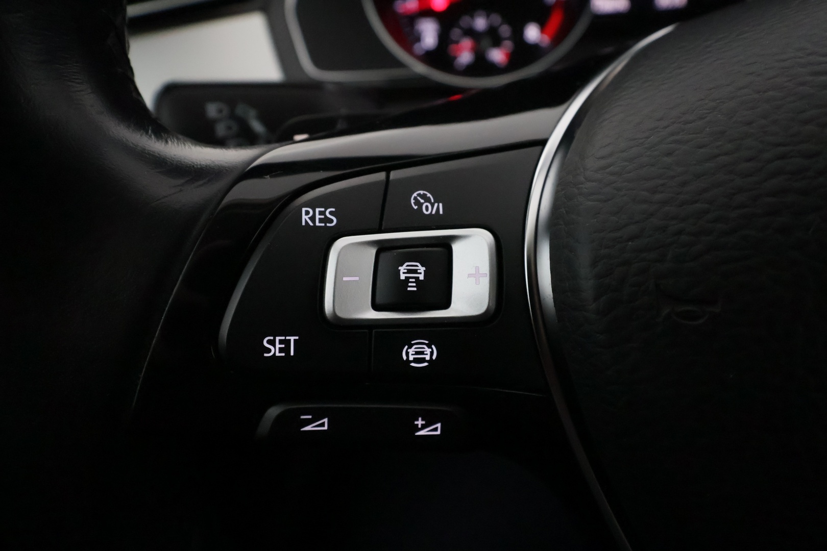 VOLKSWAGEN Passat 2019