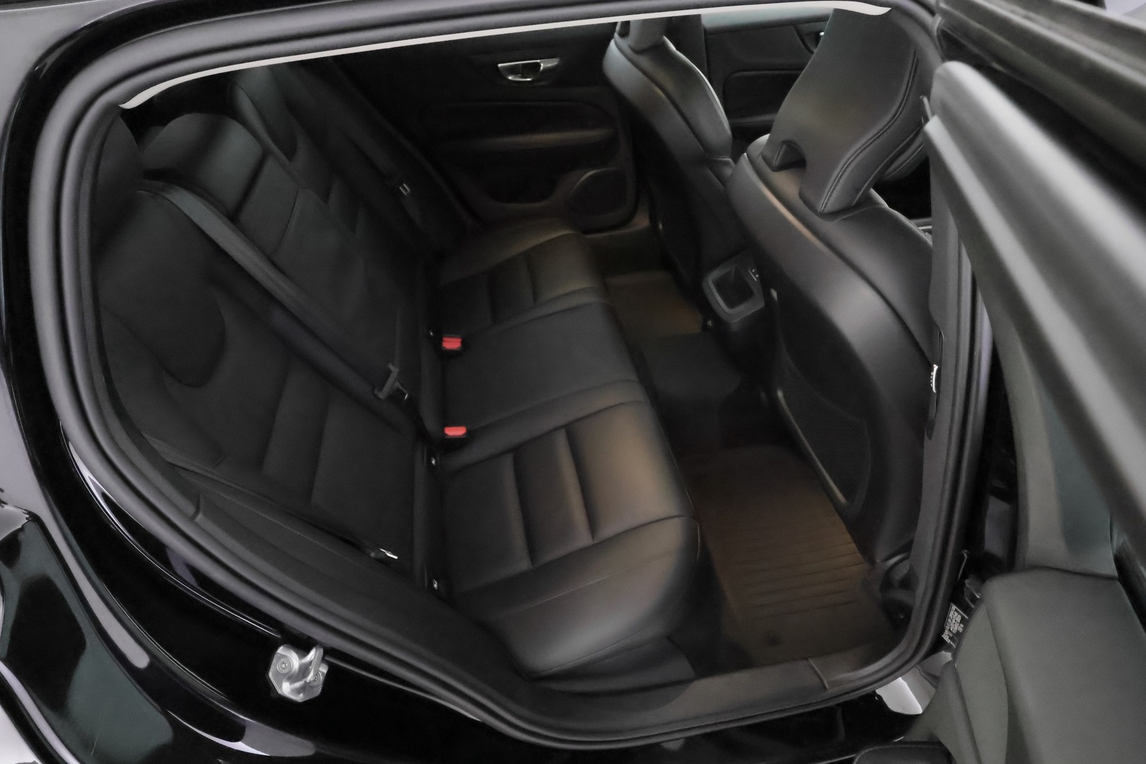 VOLVO V60 26