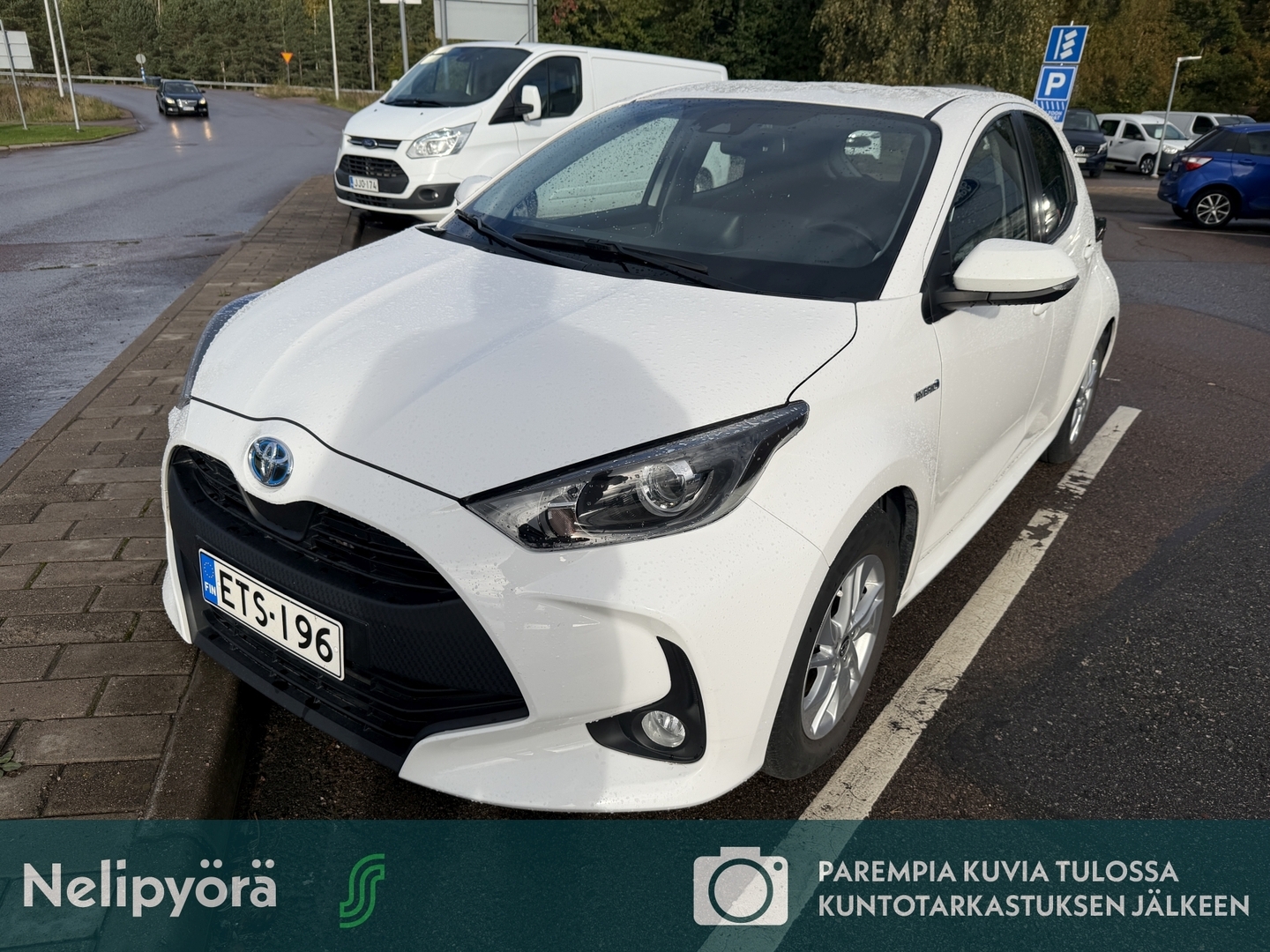 TOYOTA Yaris 1