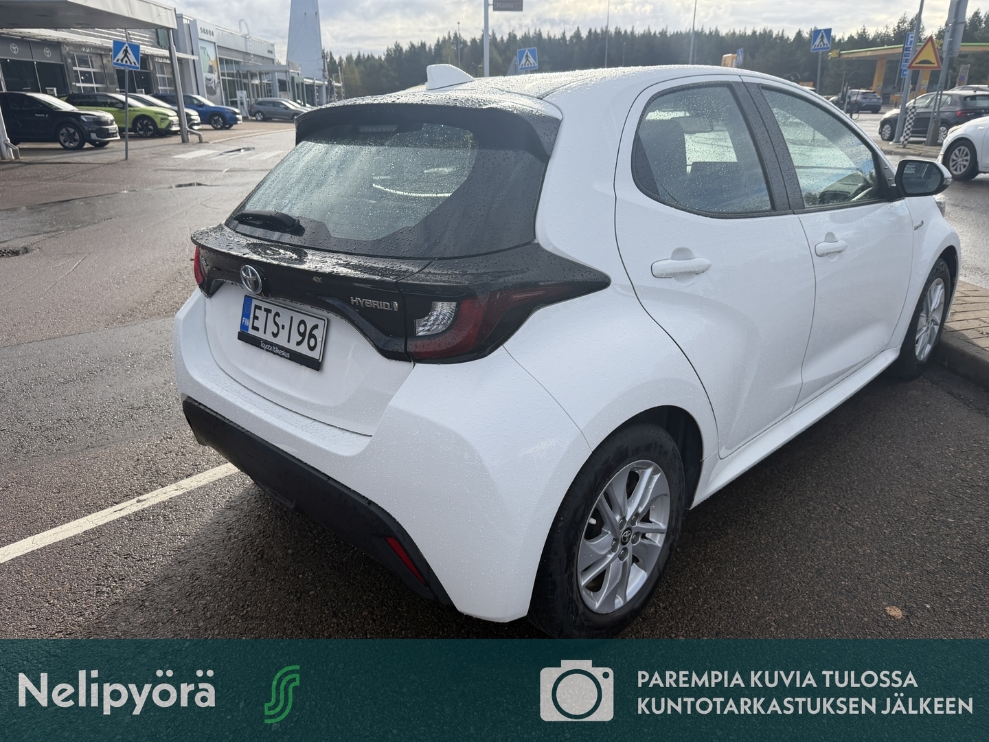 TOYOTA Yaris 2