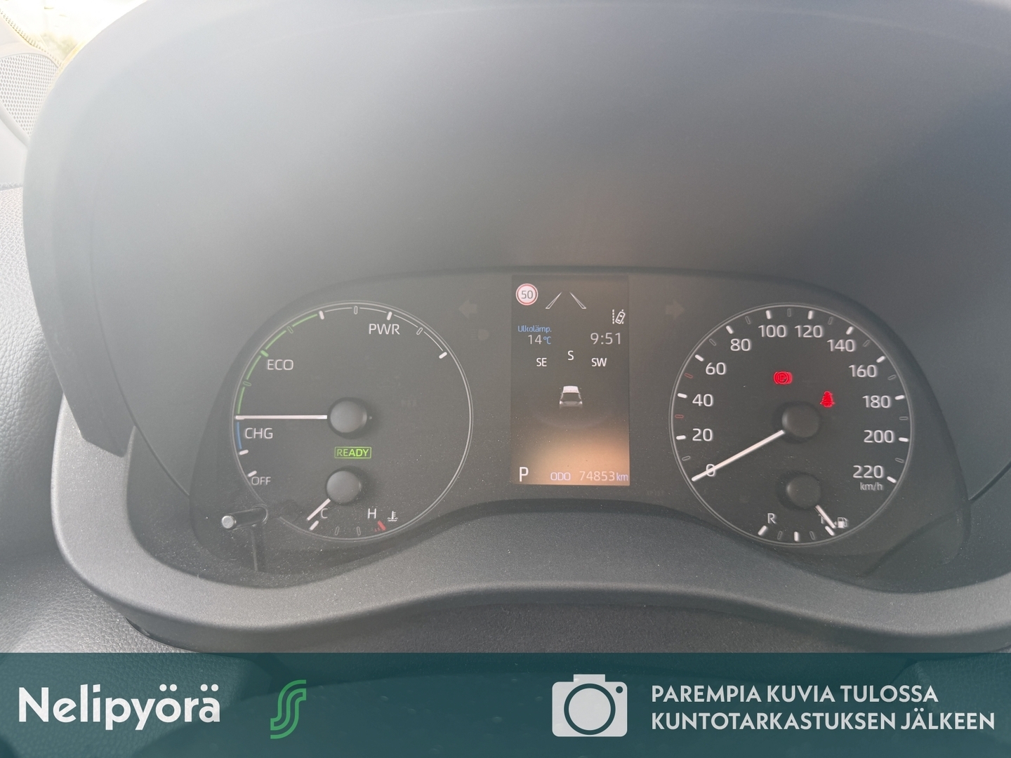 TOYOTA Yaris 5