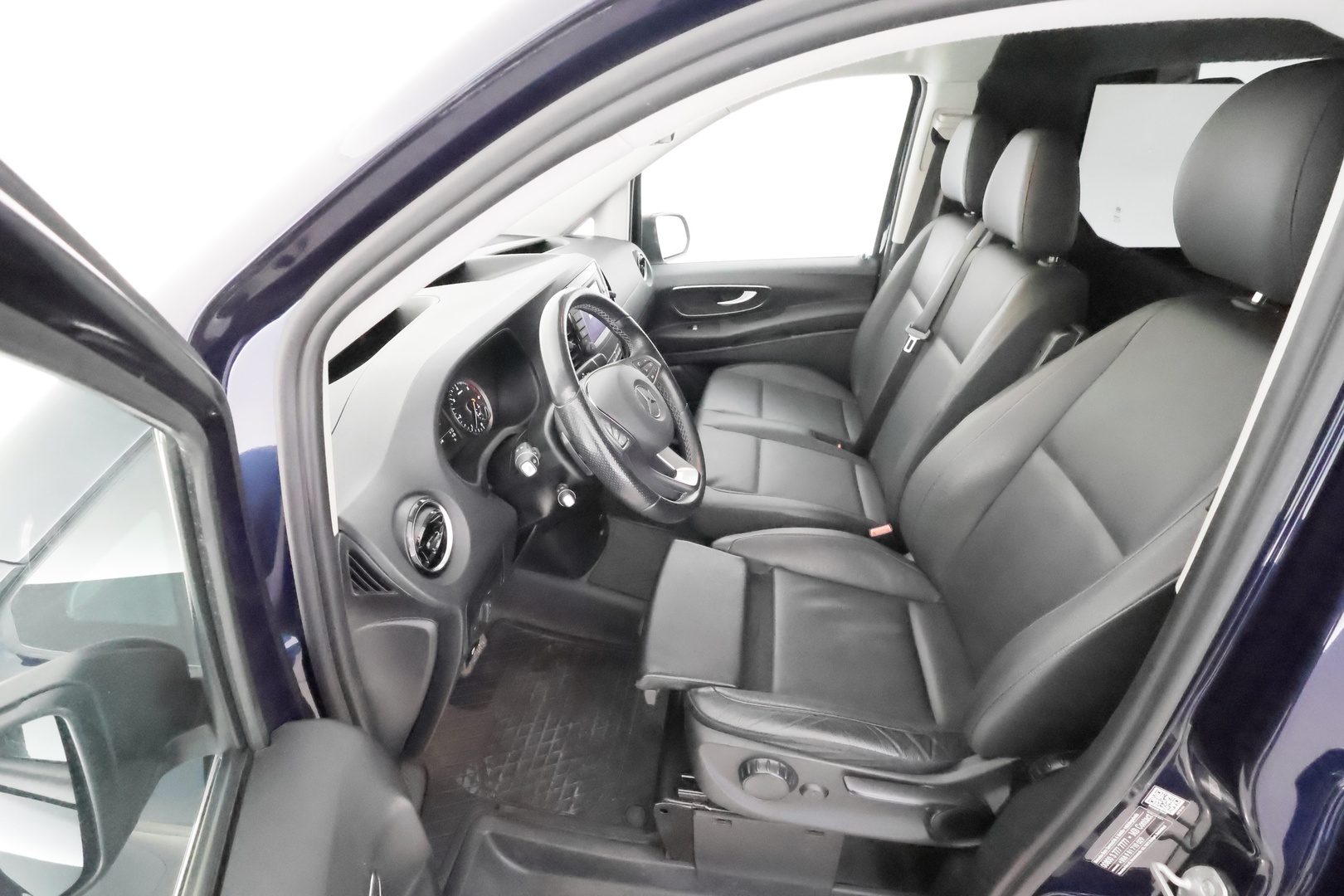 MERCEDES-BENZ Vito 2023