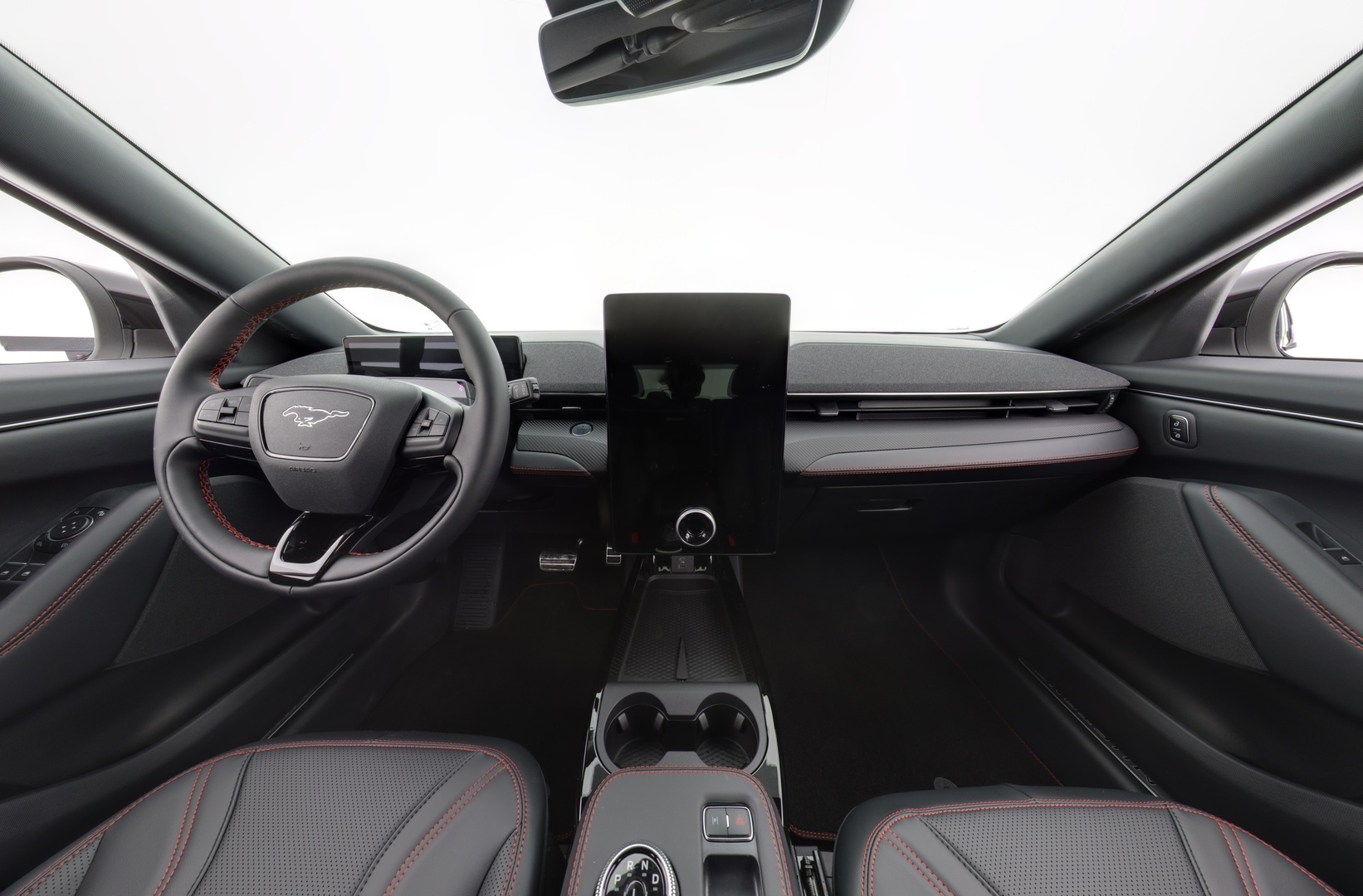 FORD Mustang Mach-E 2025