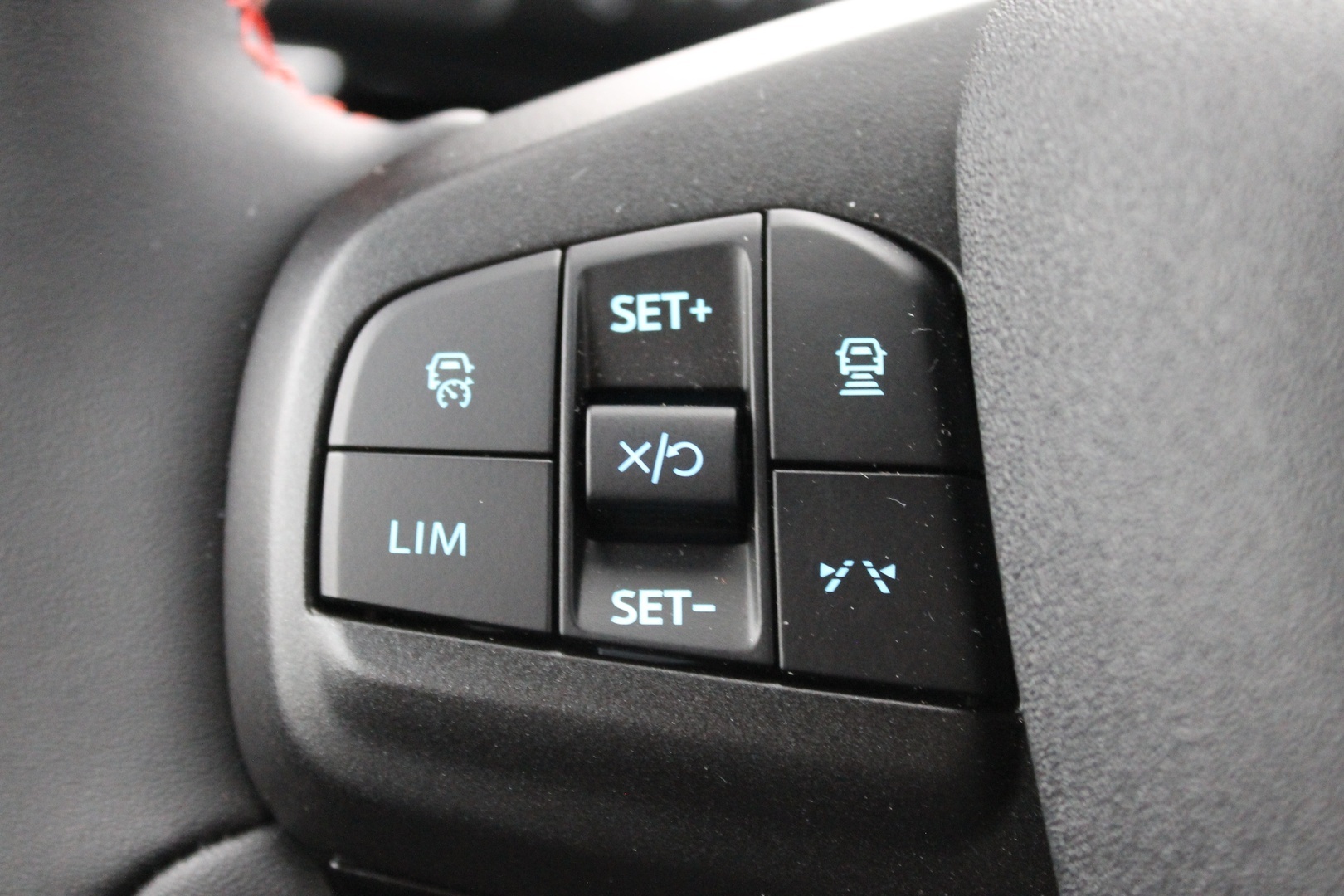 FORD Mustang Mach-E 2025