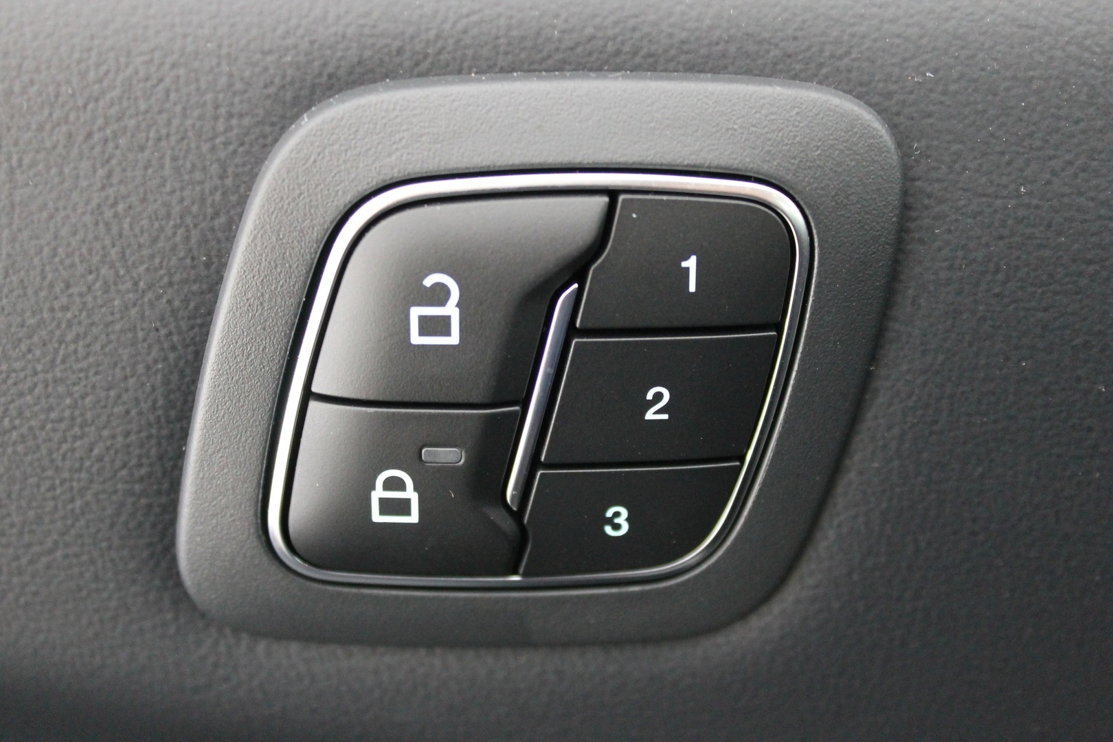 FORD Mustang Mach-E 2025