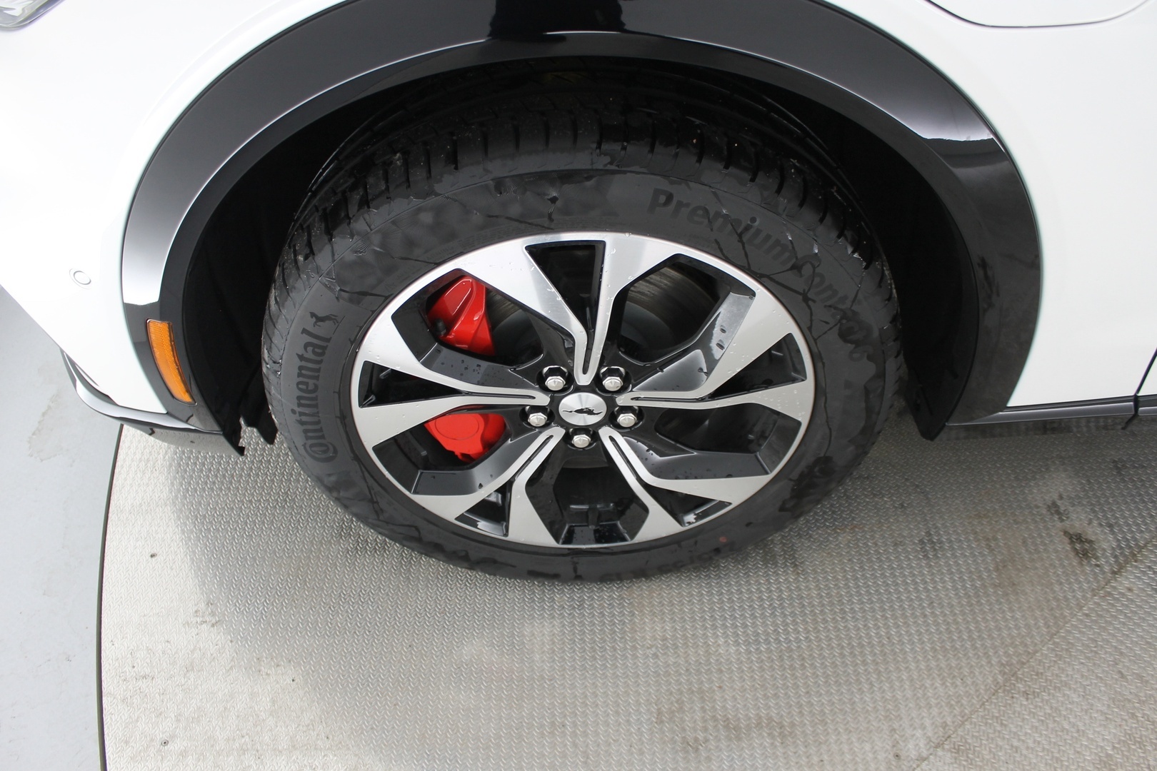 FORD Mustang Mach-E 2025