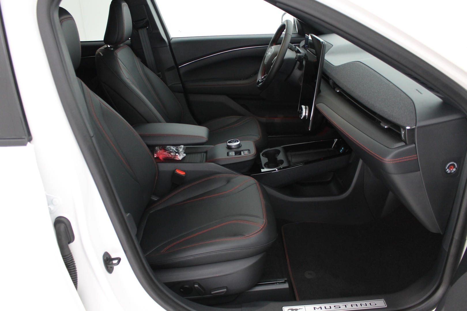 FORD Mustang Mach-E 2025