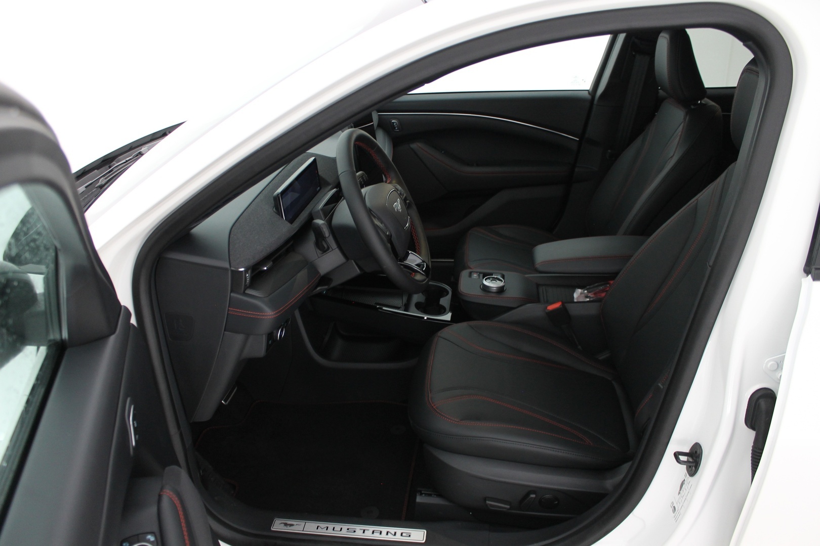 FORD Mustang Mach-E 2025