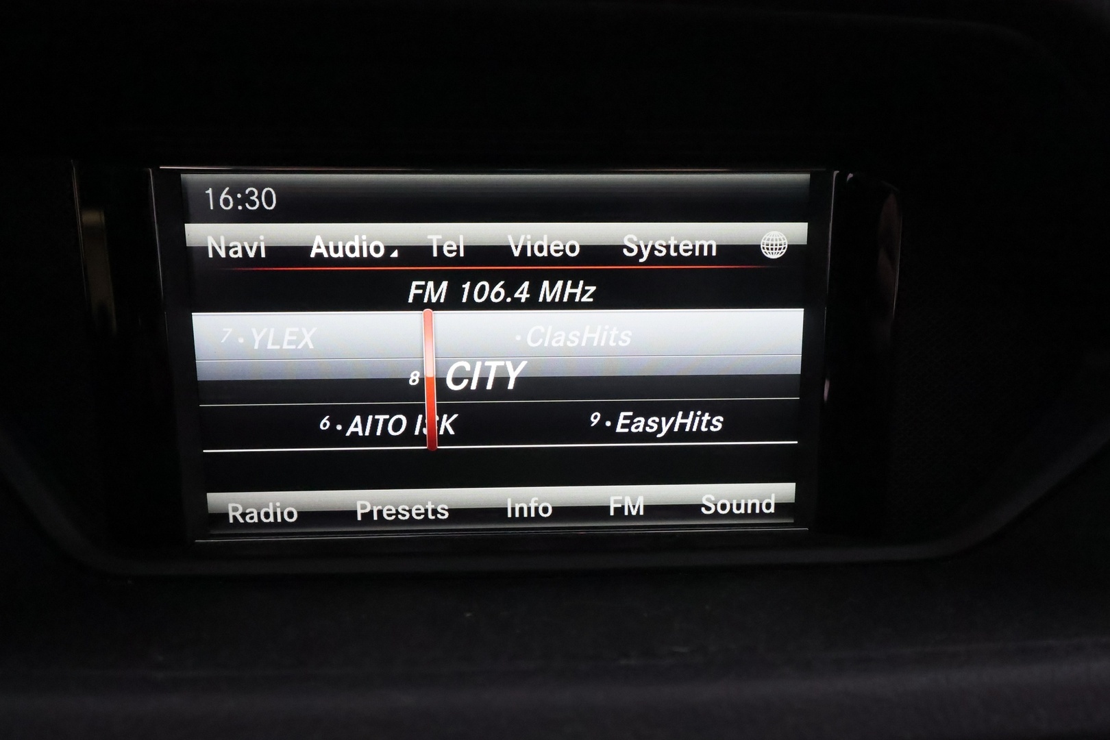 MERCEDES-BENZ E 2012