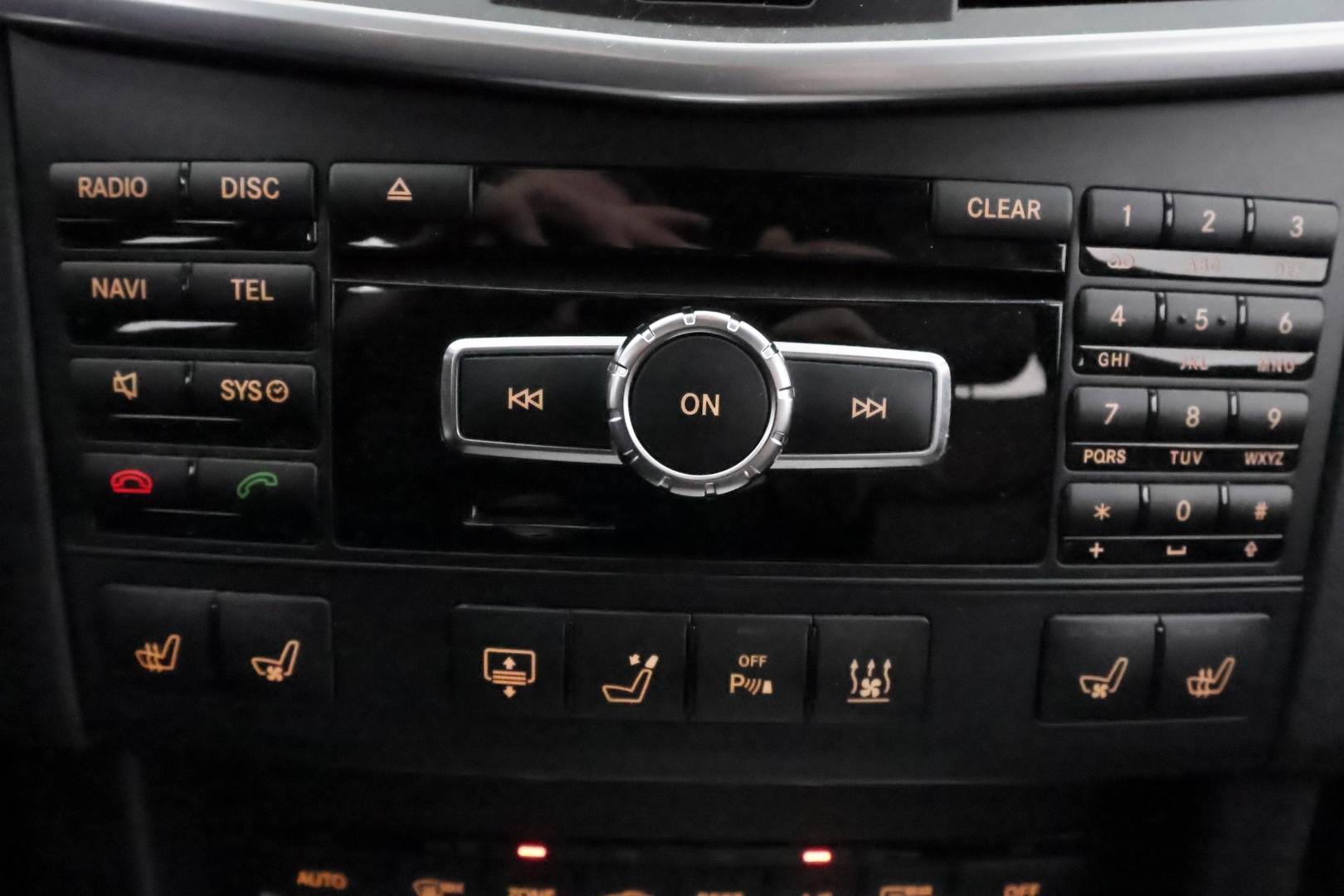 MERCEDES-BENZ E 2012