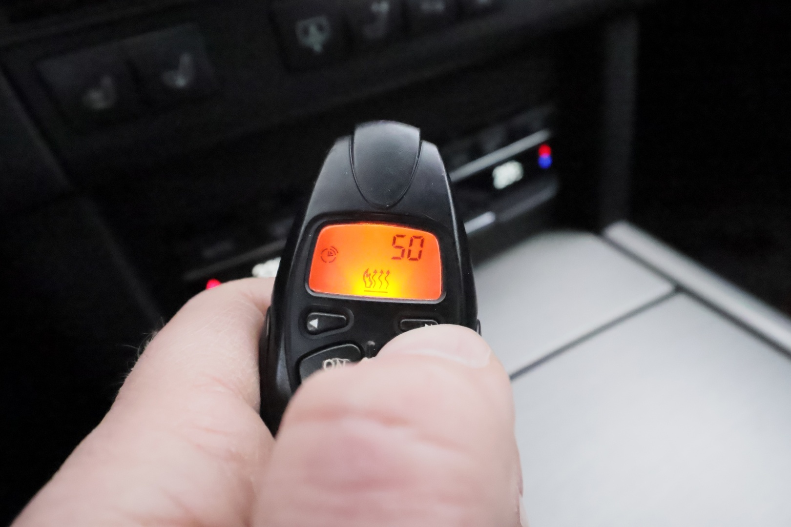 MERCEDES-BENZ E 2012