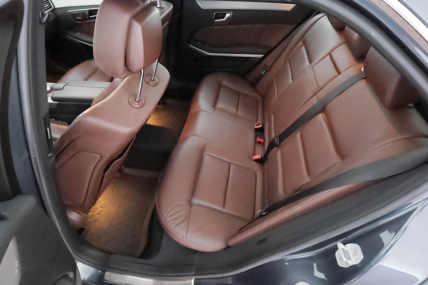 MERCEDES-BENZ E 2012