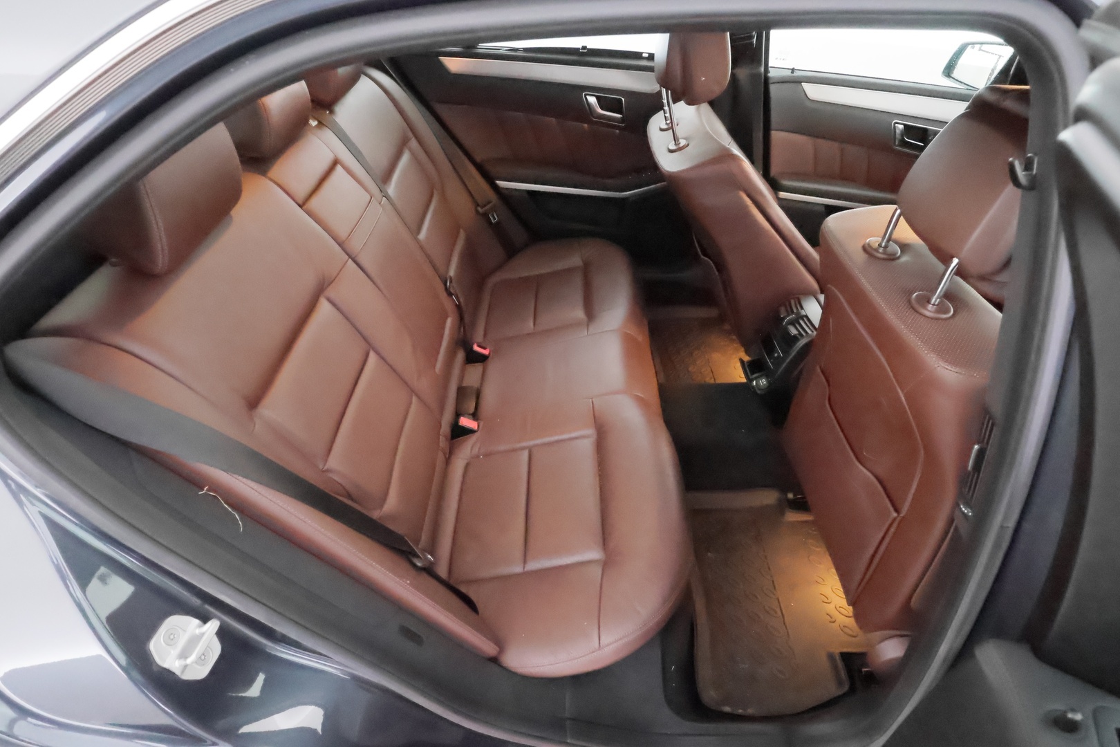 MERCEDES-BENZ E 2012