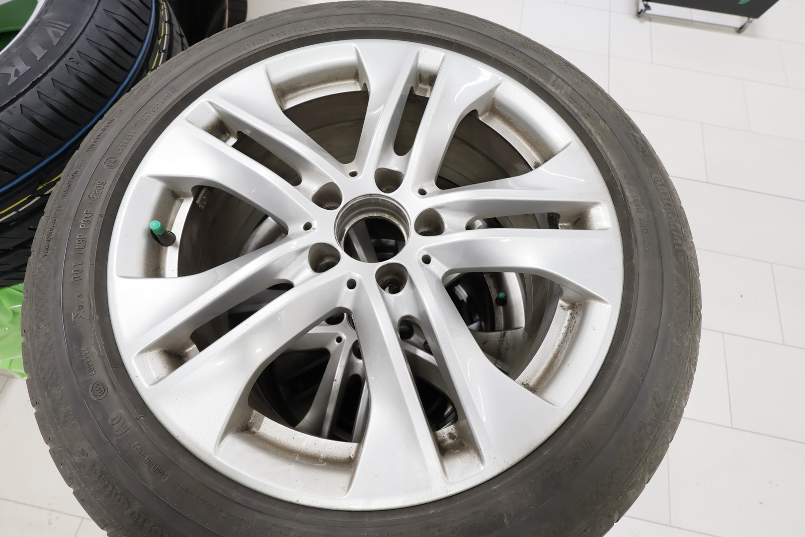 MERCEDES-BENZ E 2012