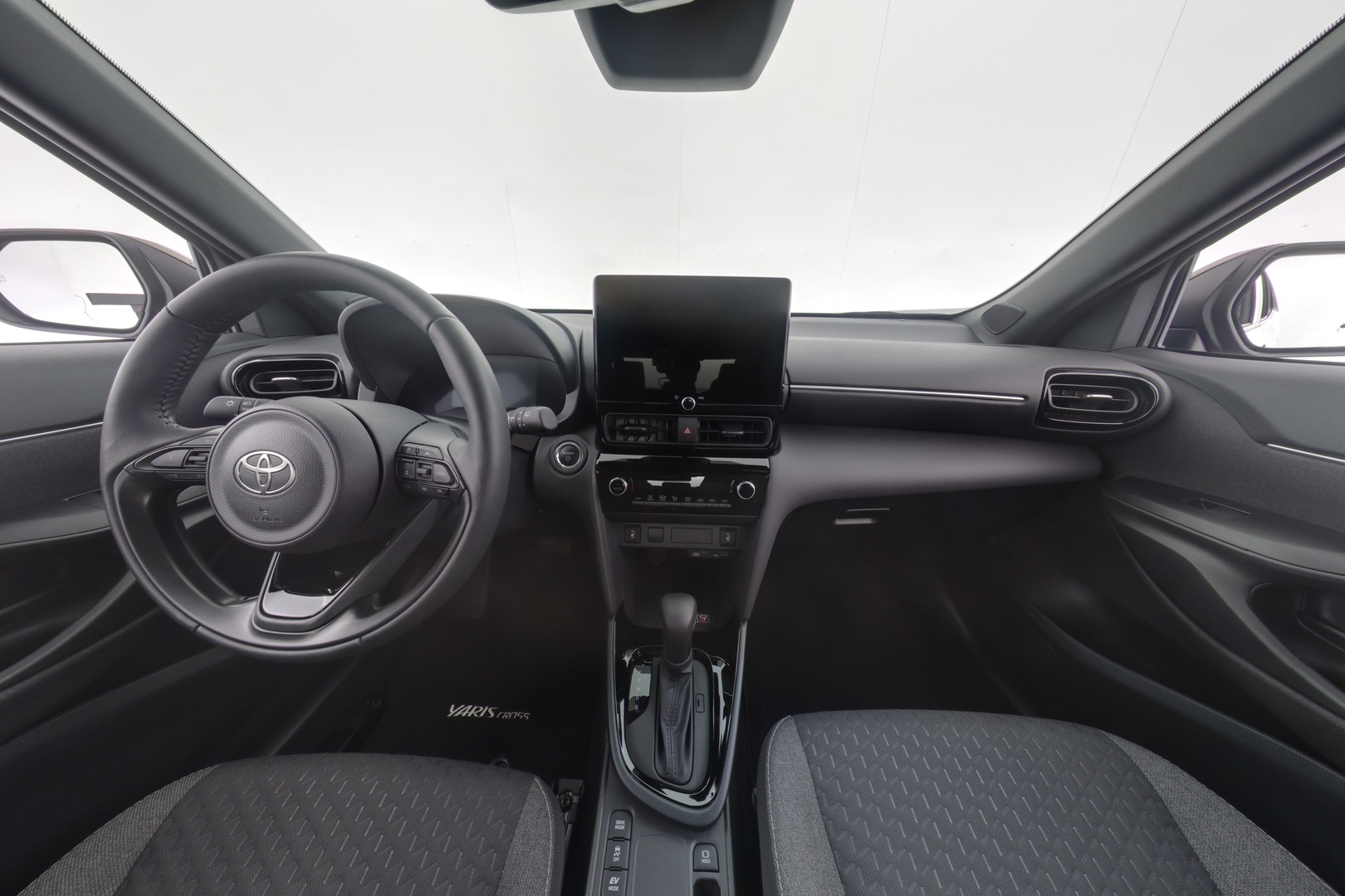 TOYOTA Yaris Cross 2025