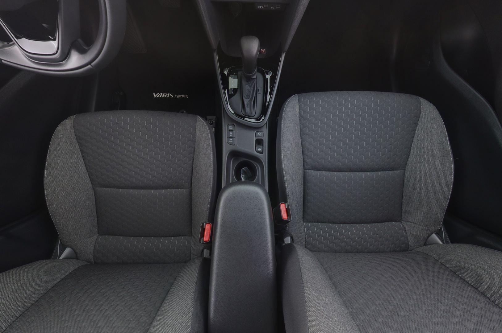 TOYOTA Yaris Cross 2025