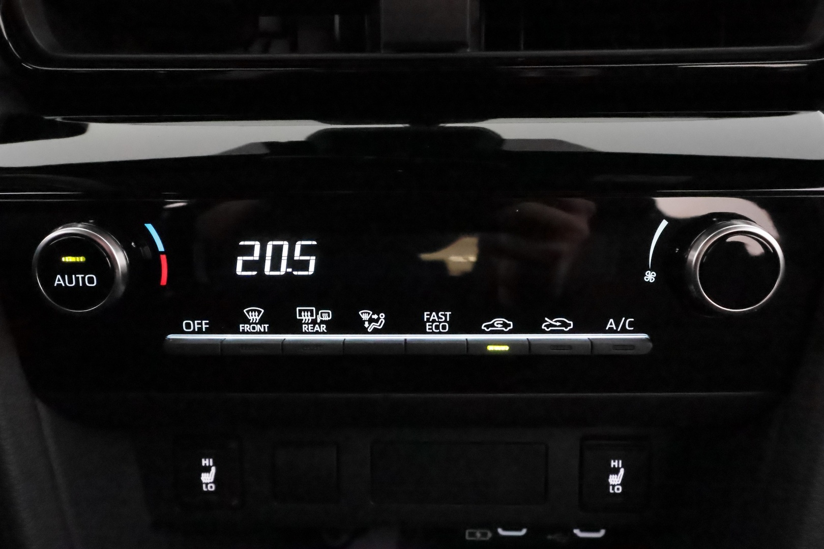 TOYOTA Yaris Cross 2025
