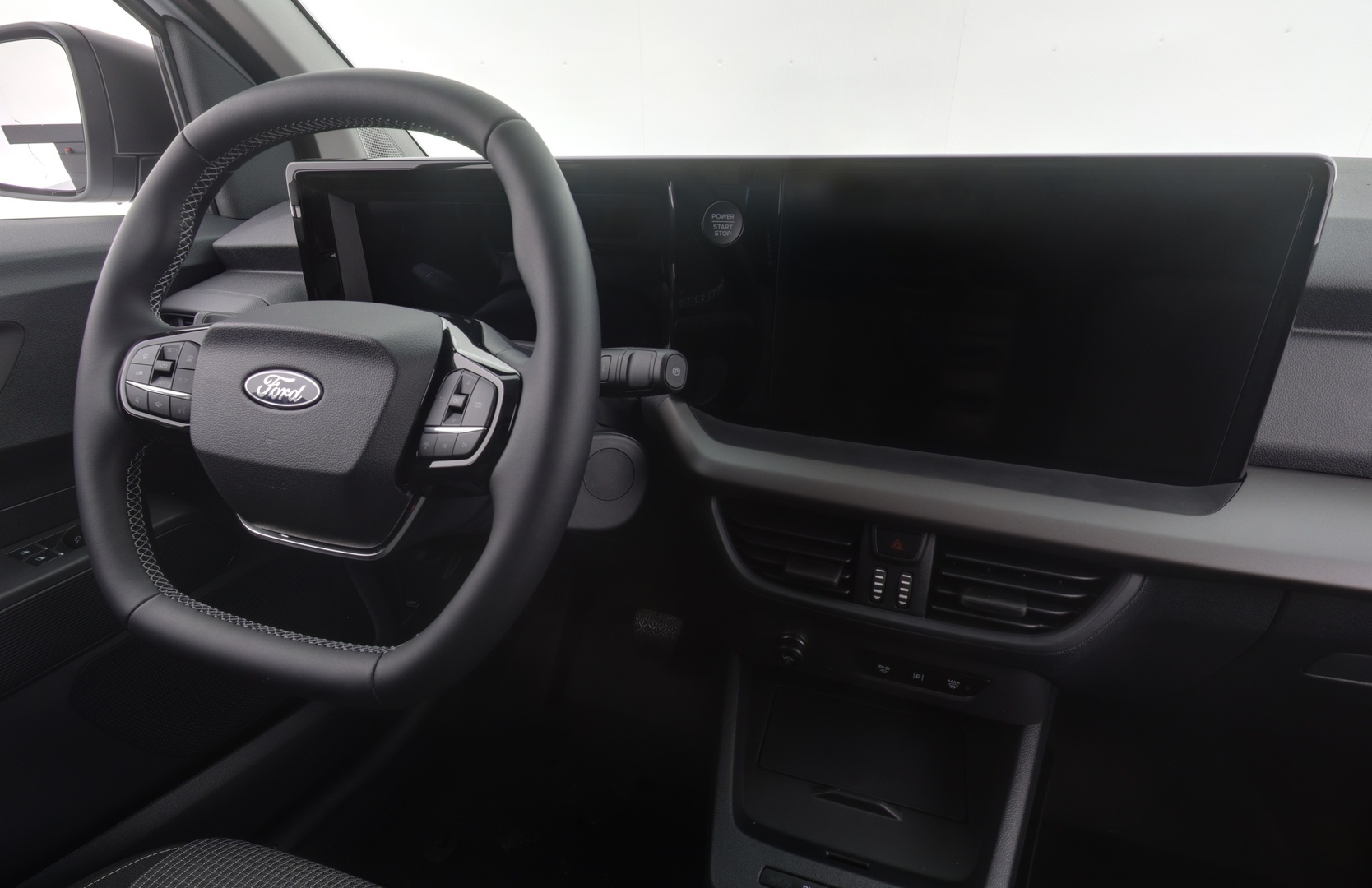 FORD TRANSIT COURIER 2025