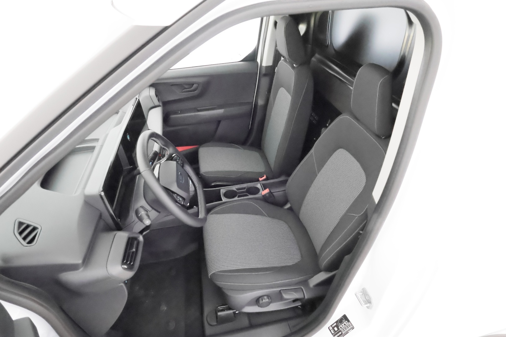 FORD TRANSIT COURIER 2025