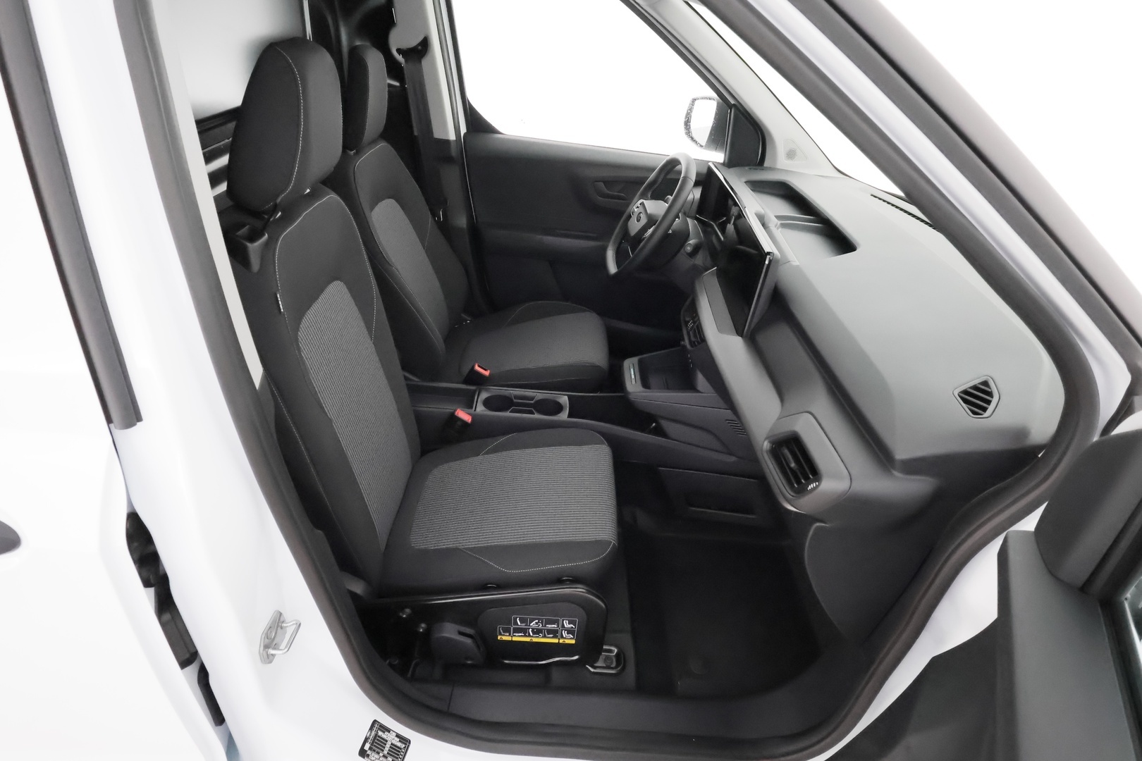 FORD TRANSIT COURIER 2025