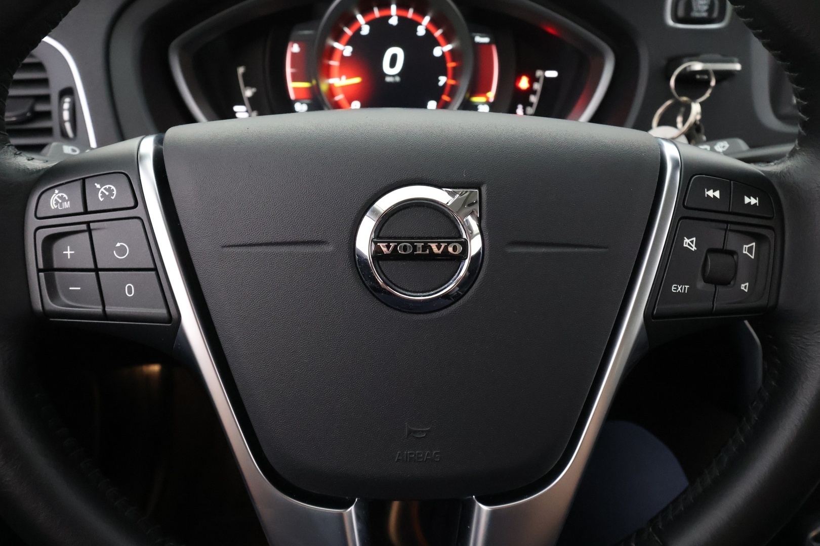 VOLVO V40 Cross Country 2018