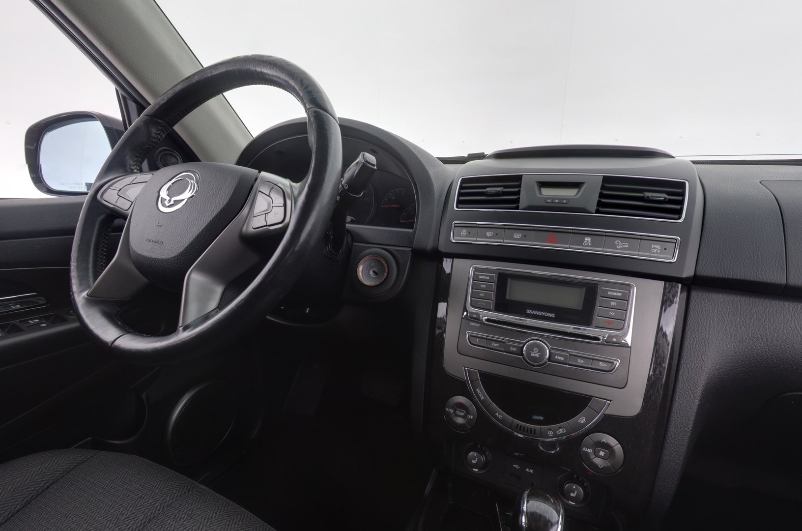 SSANGYONG Rexton 2015