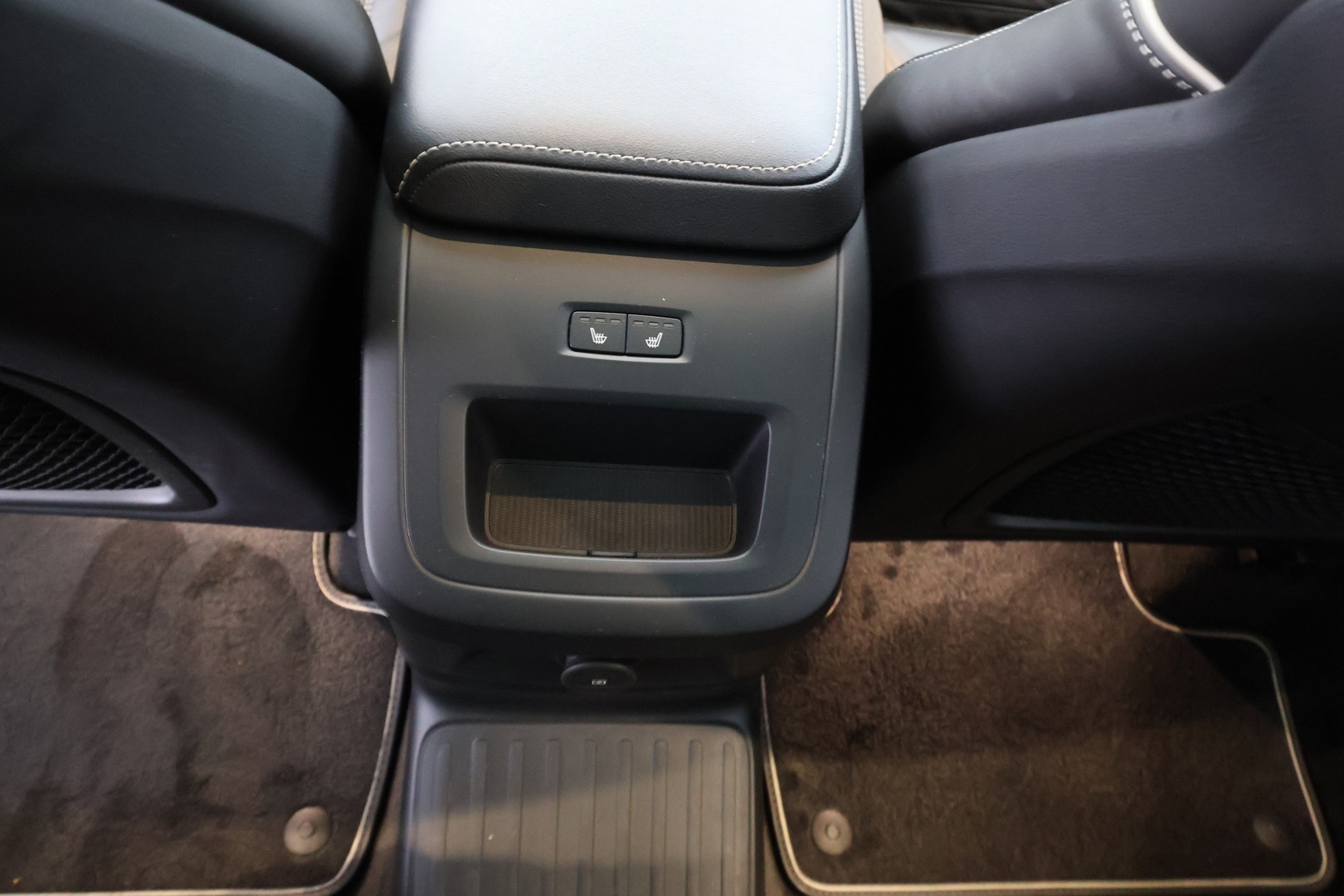 VOLVO XC60 19