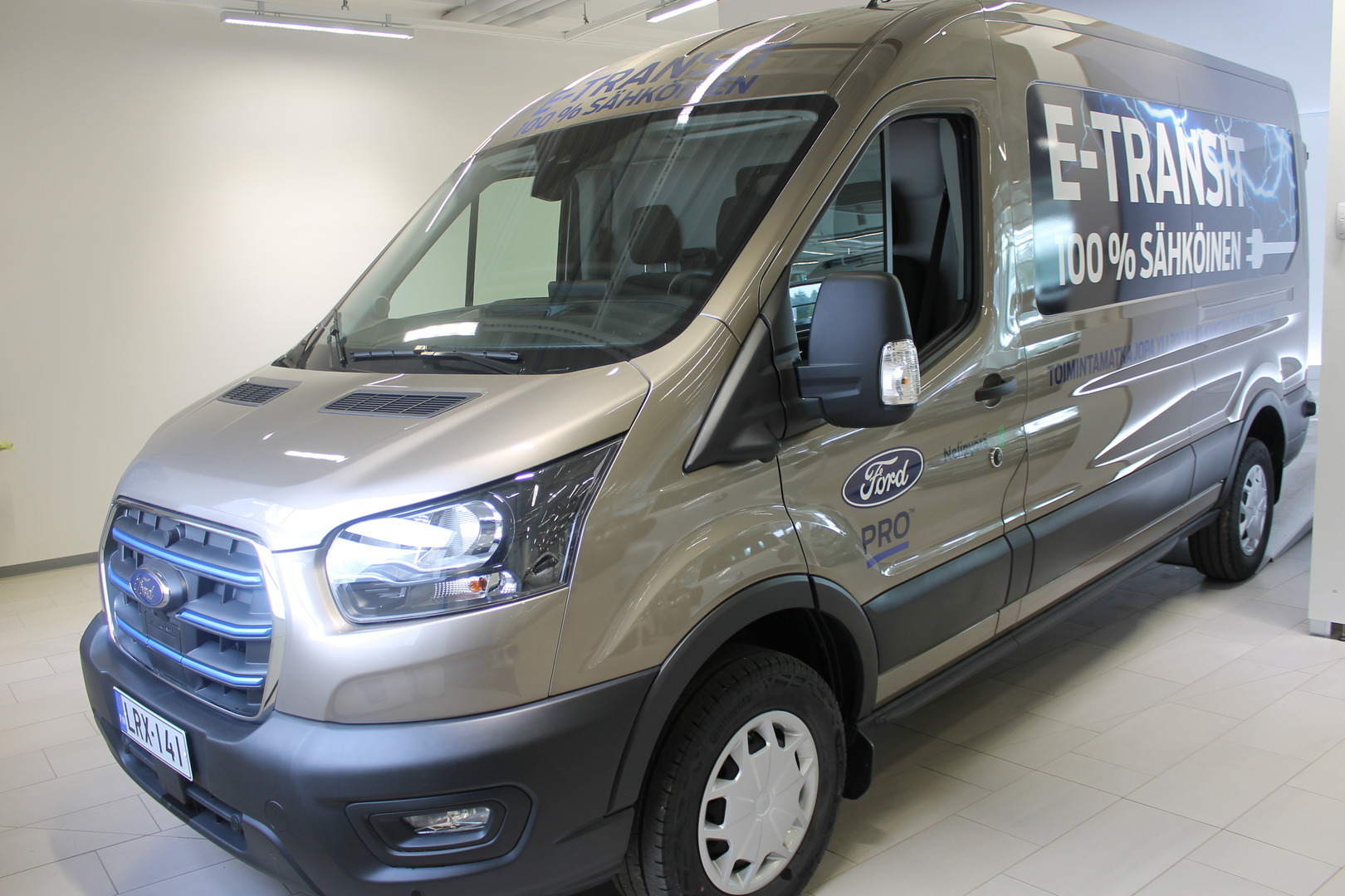 FORD TRANSIT 2023
