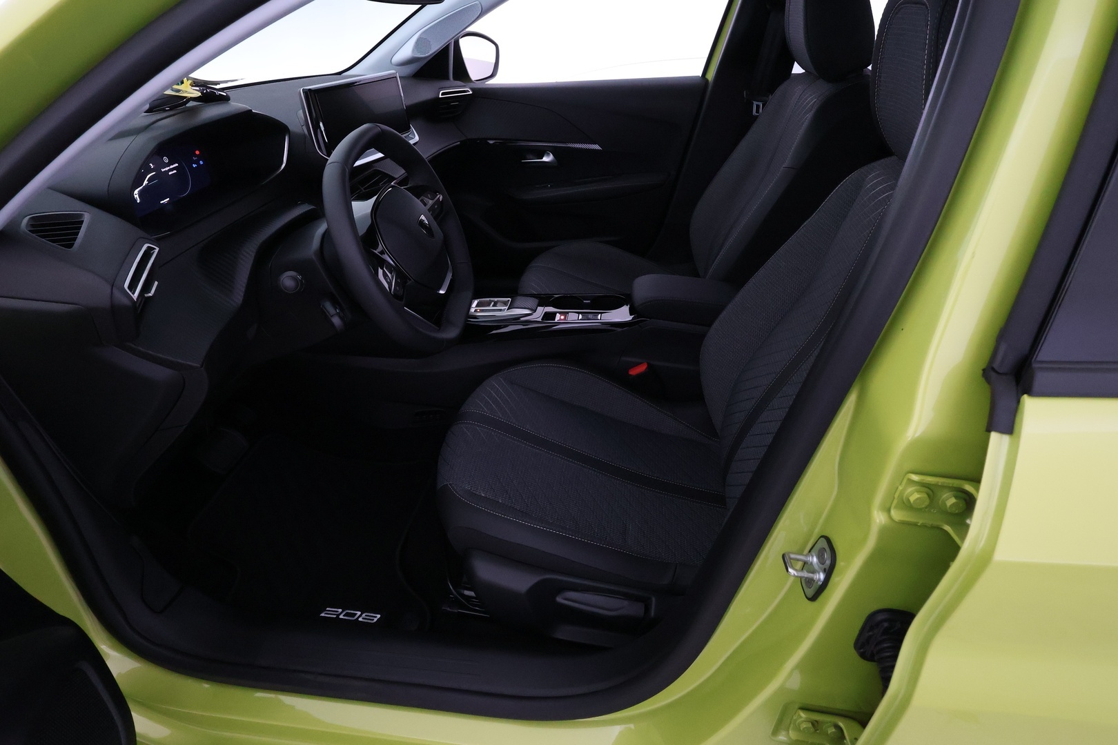PEUGEOT 208 22