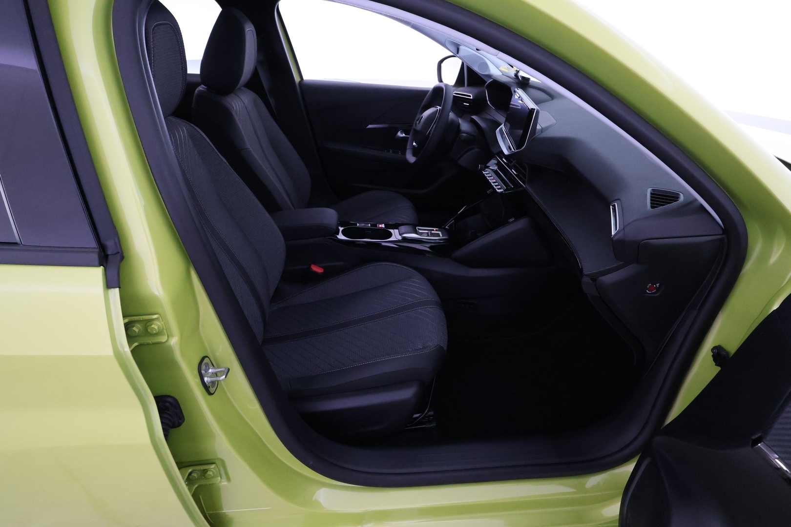 PEUGEOT 208 24