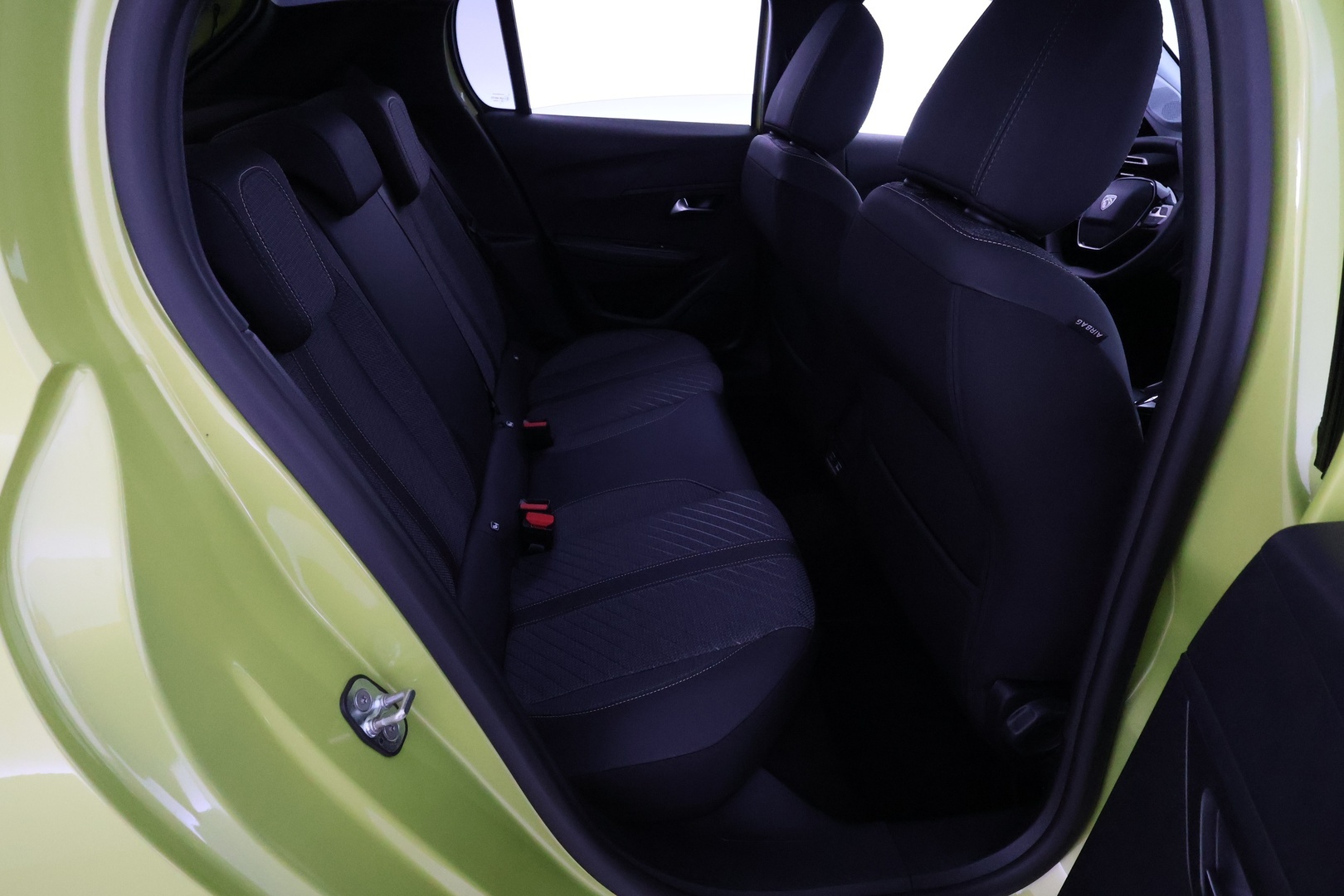 PEUGEOT 208 26