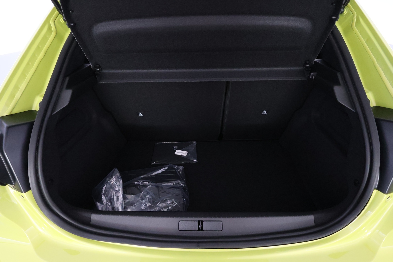PEUGEOT 208 28