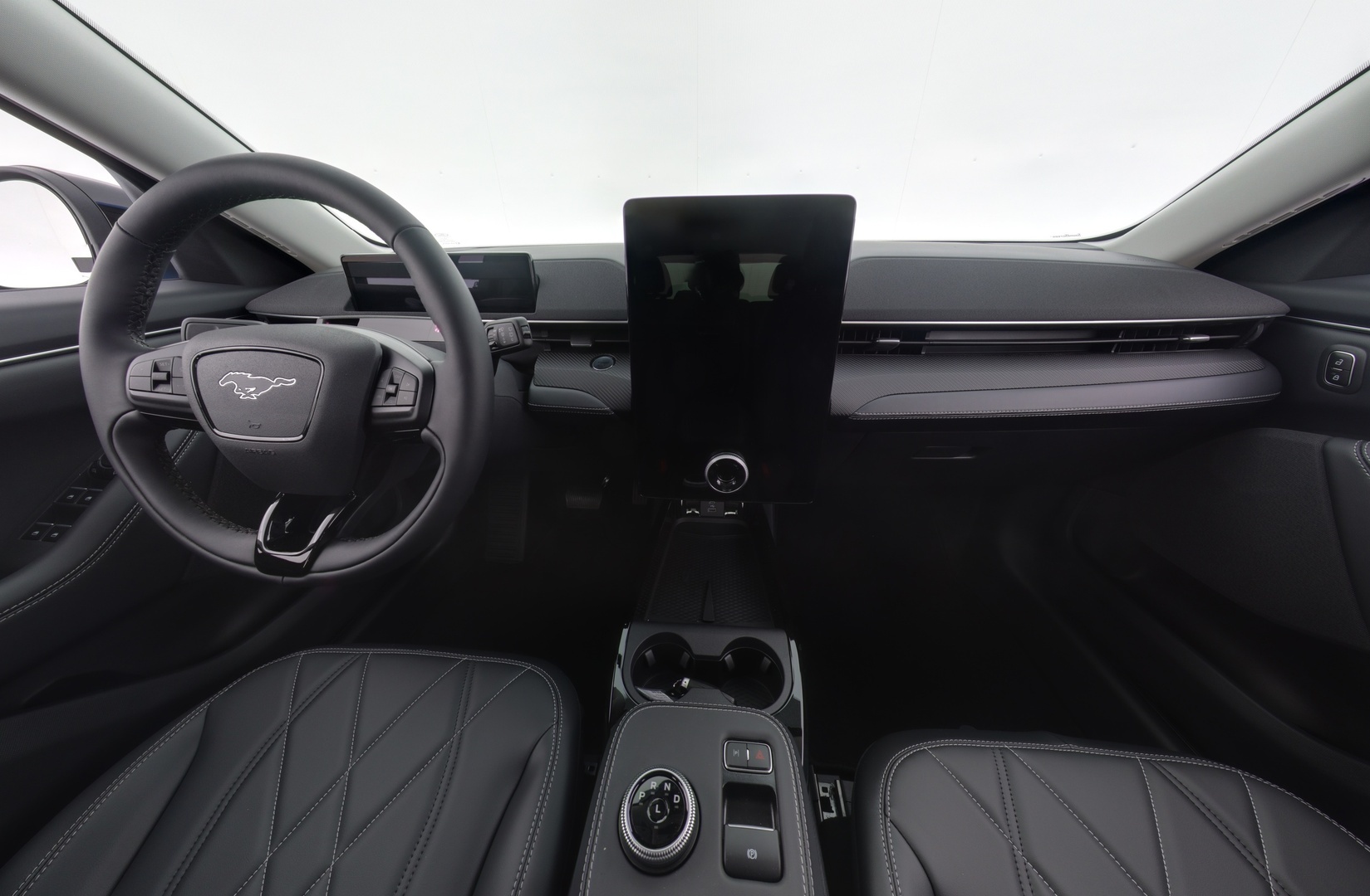 FORD Mustang Mach-E 2025