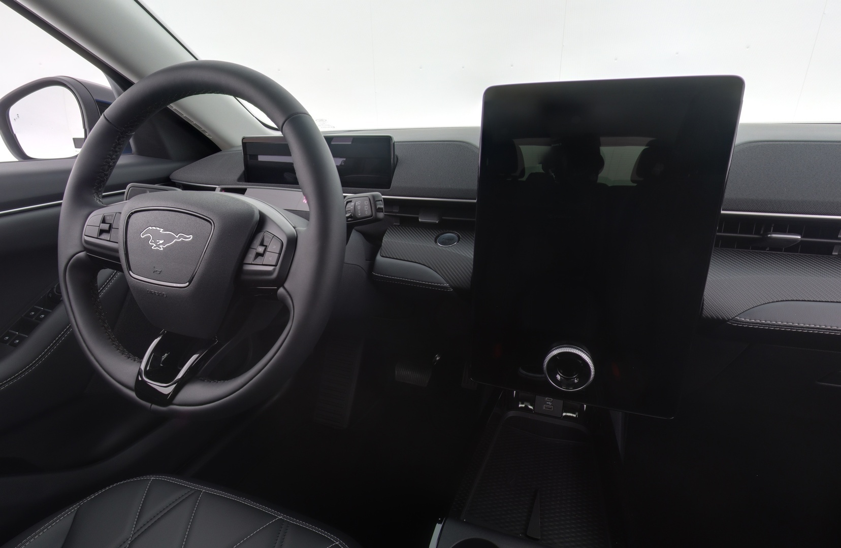 FORD Mustang Mach-E 2025