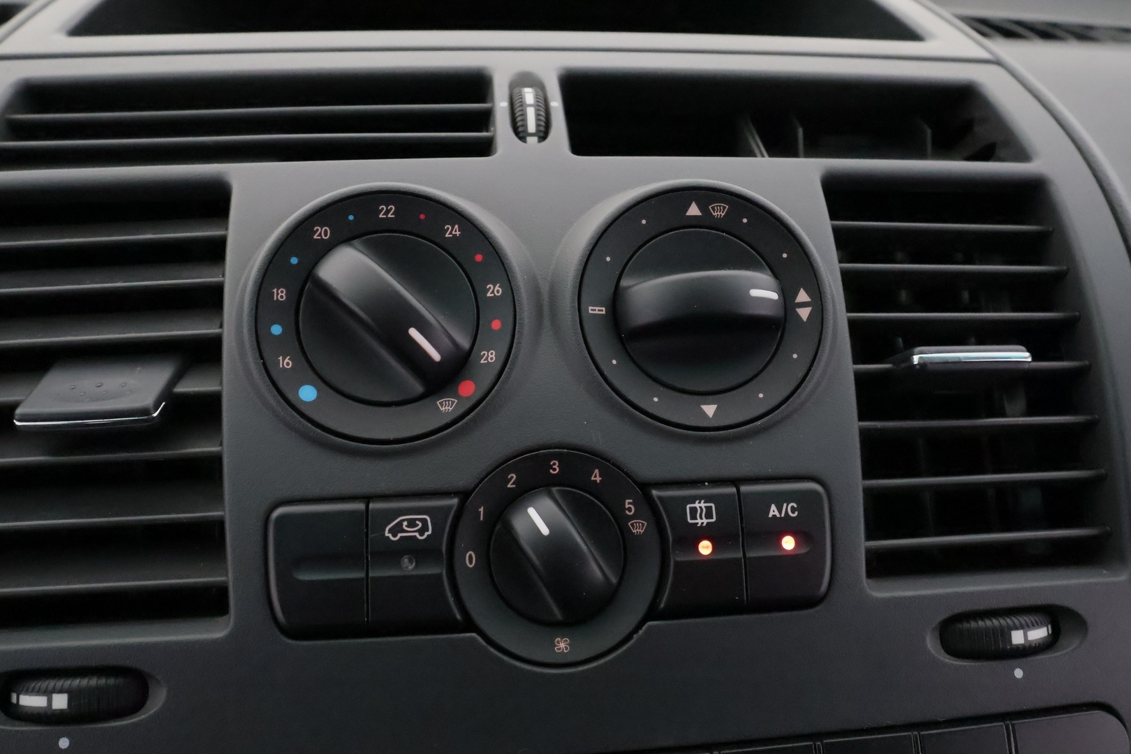 MERCEDES-BENZ Vito 14