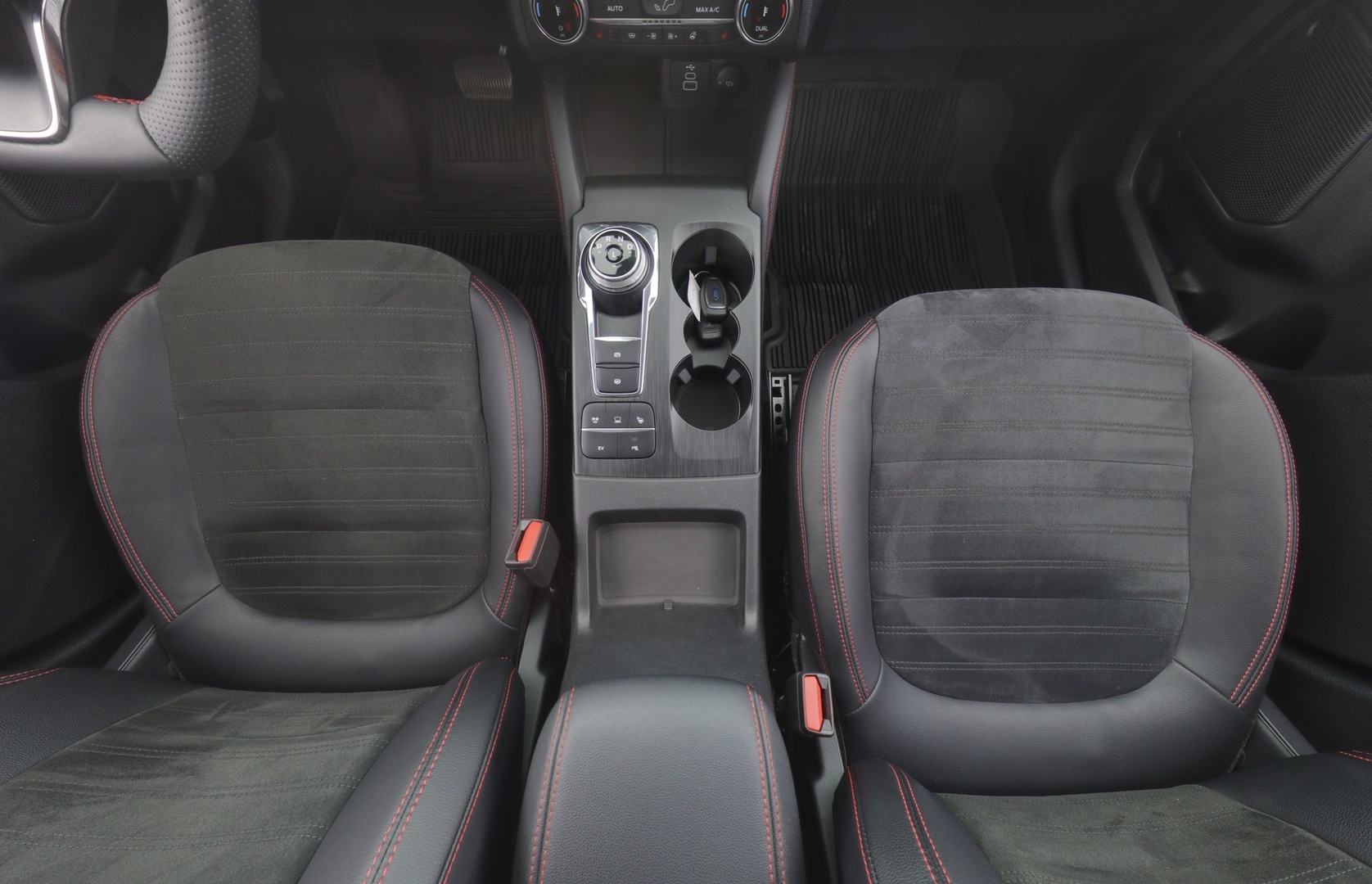FORD KUGA 2023