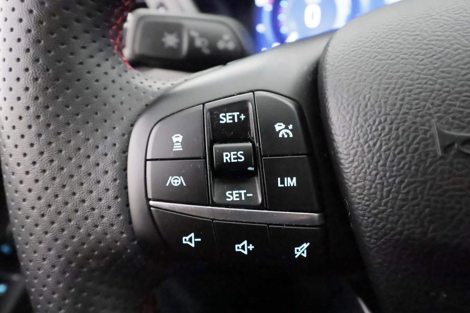 FORD KUGA 2023