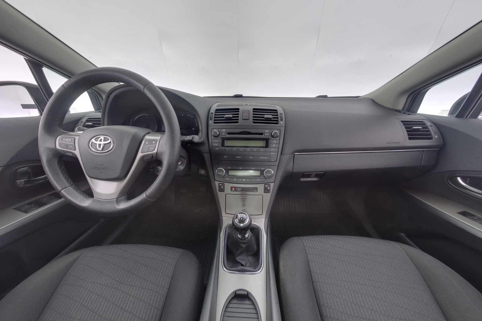 TOYOTA Avensis 2010