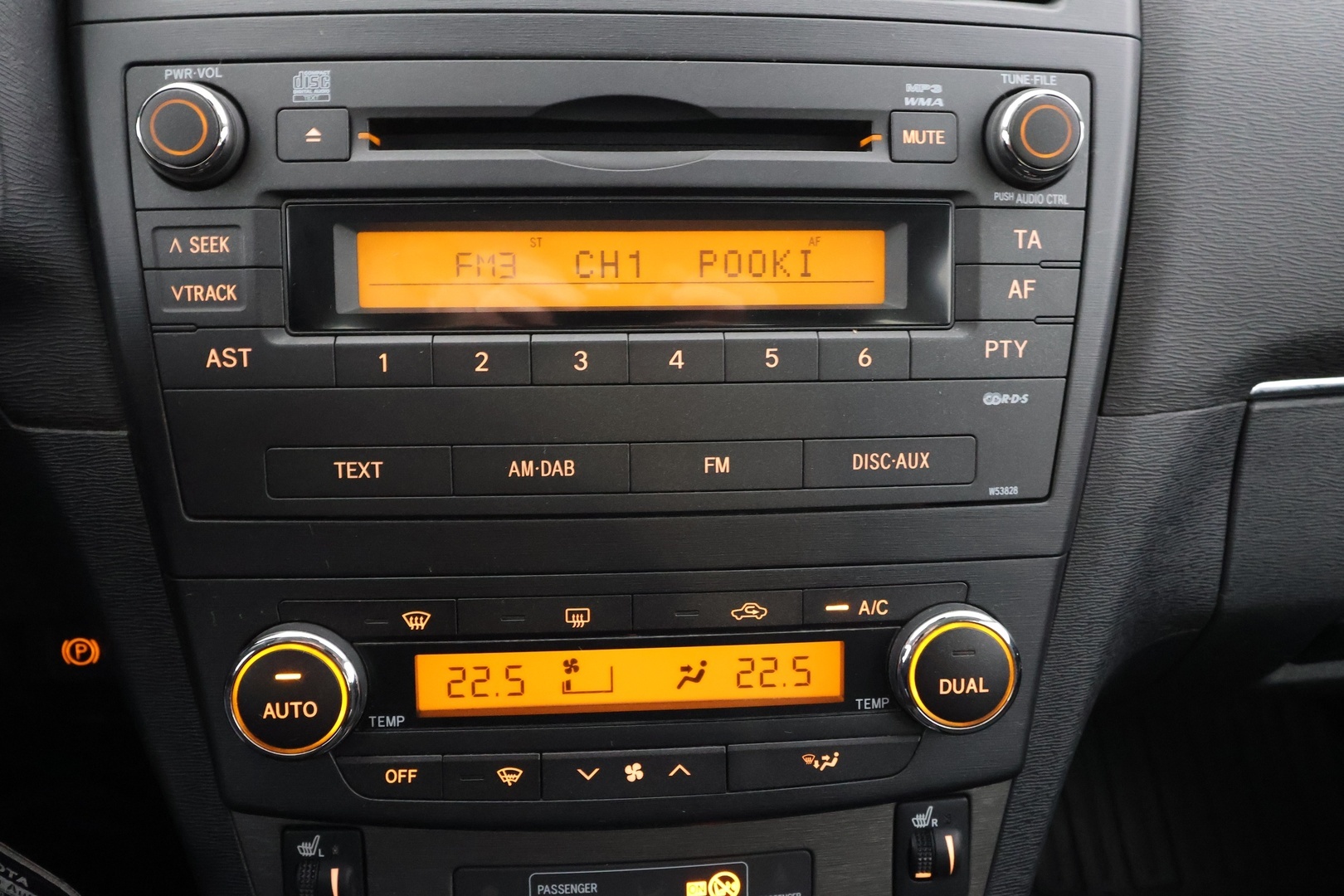 TOYOTA Avensis 2010