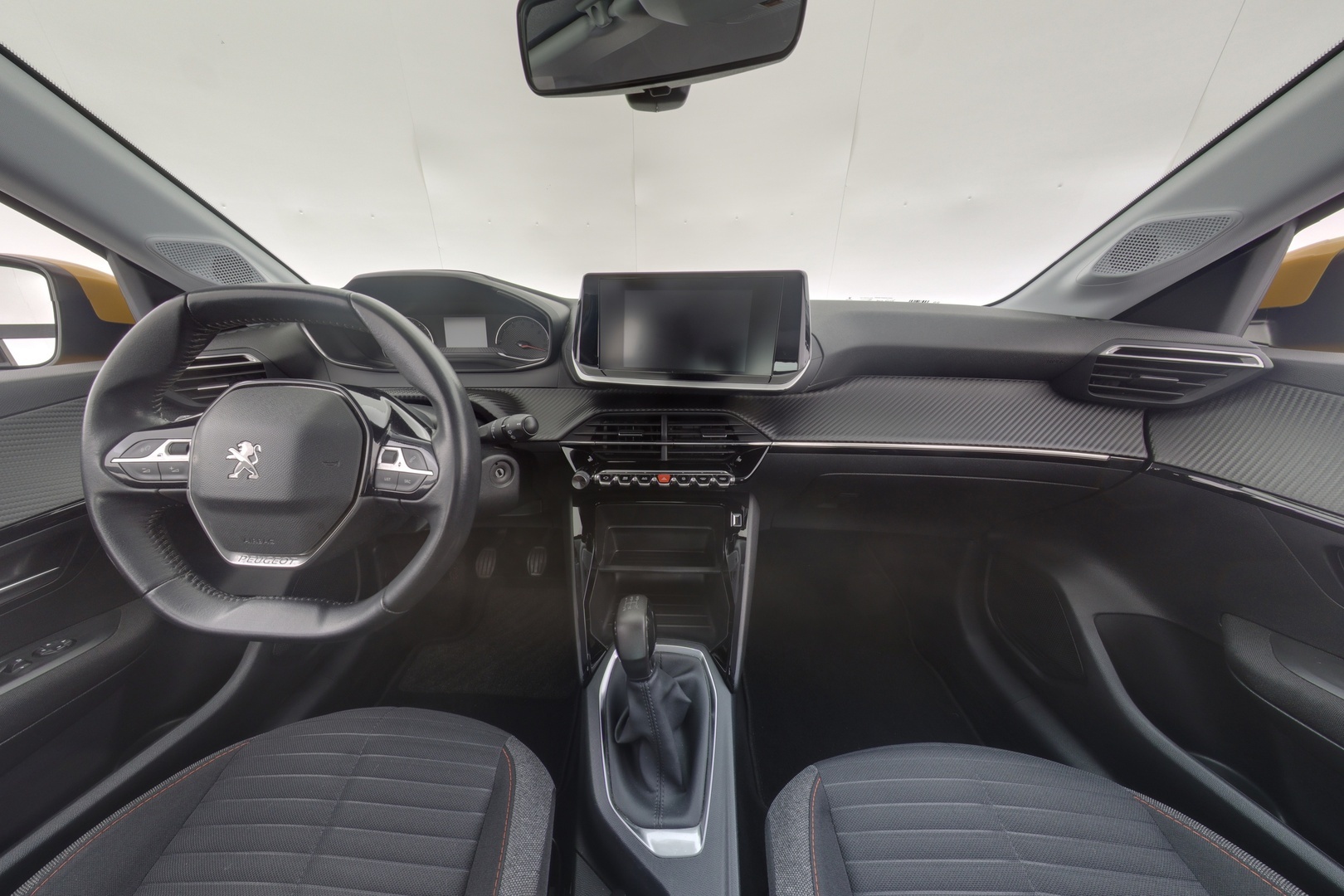 PEUGEOT 208 2020