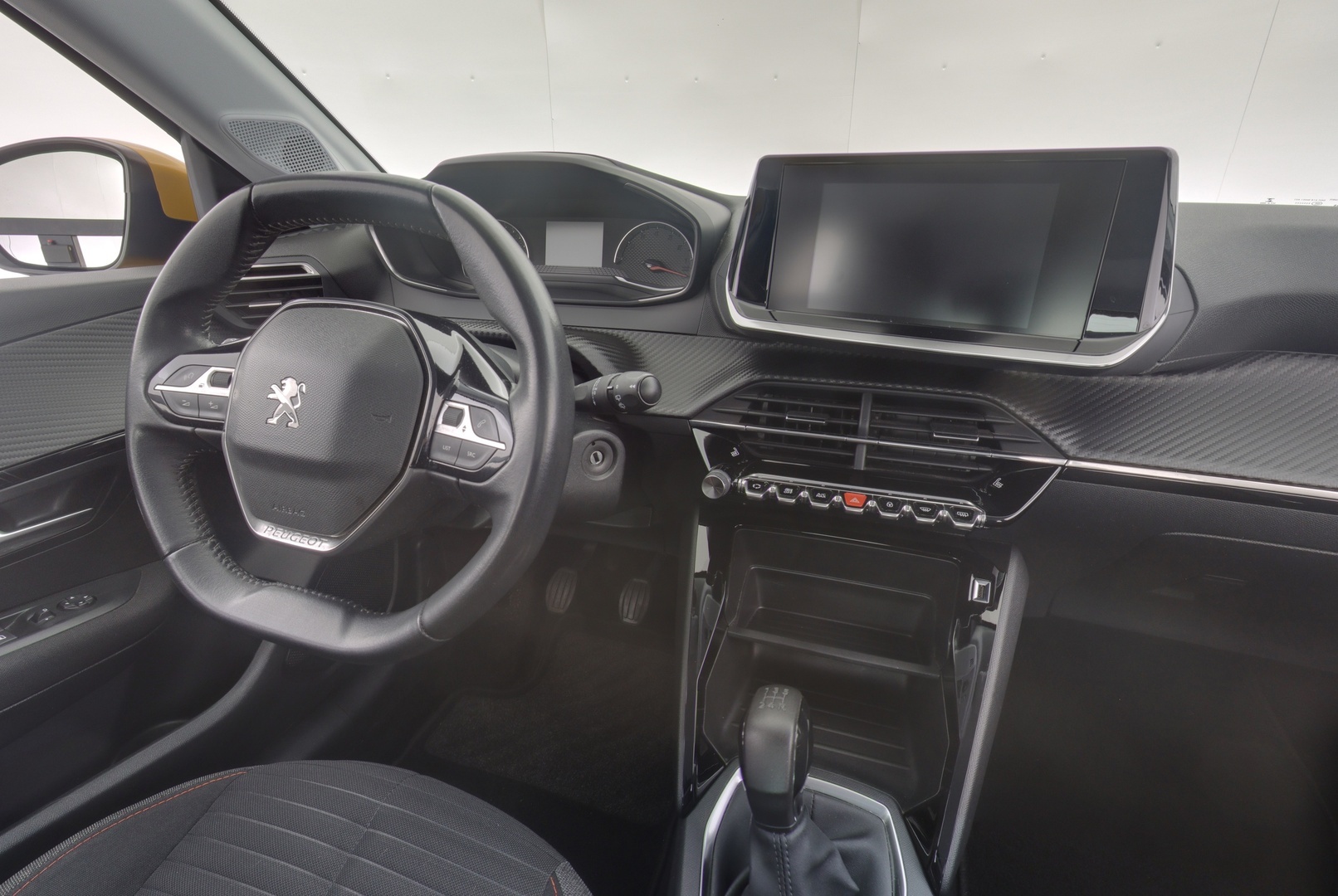 PEUGEOT 208 2020