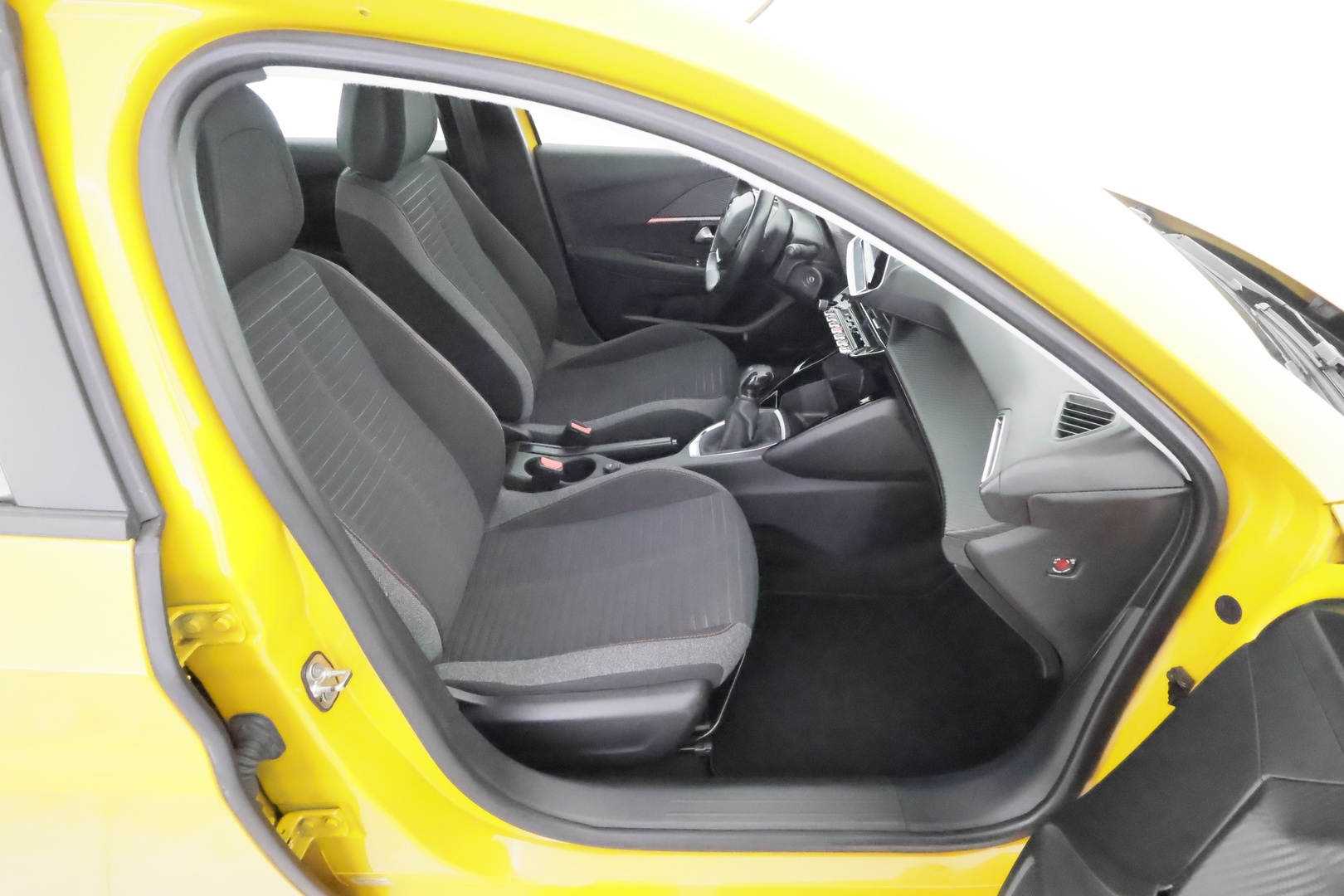 PEUGEOT 208 2020