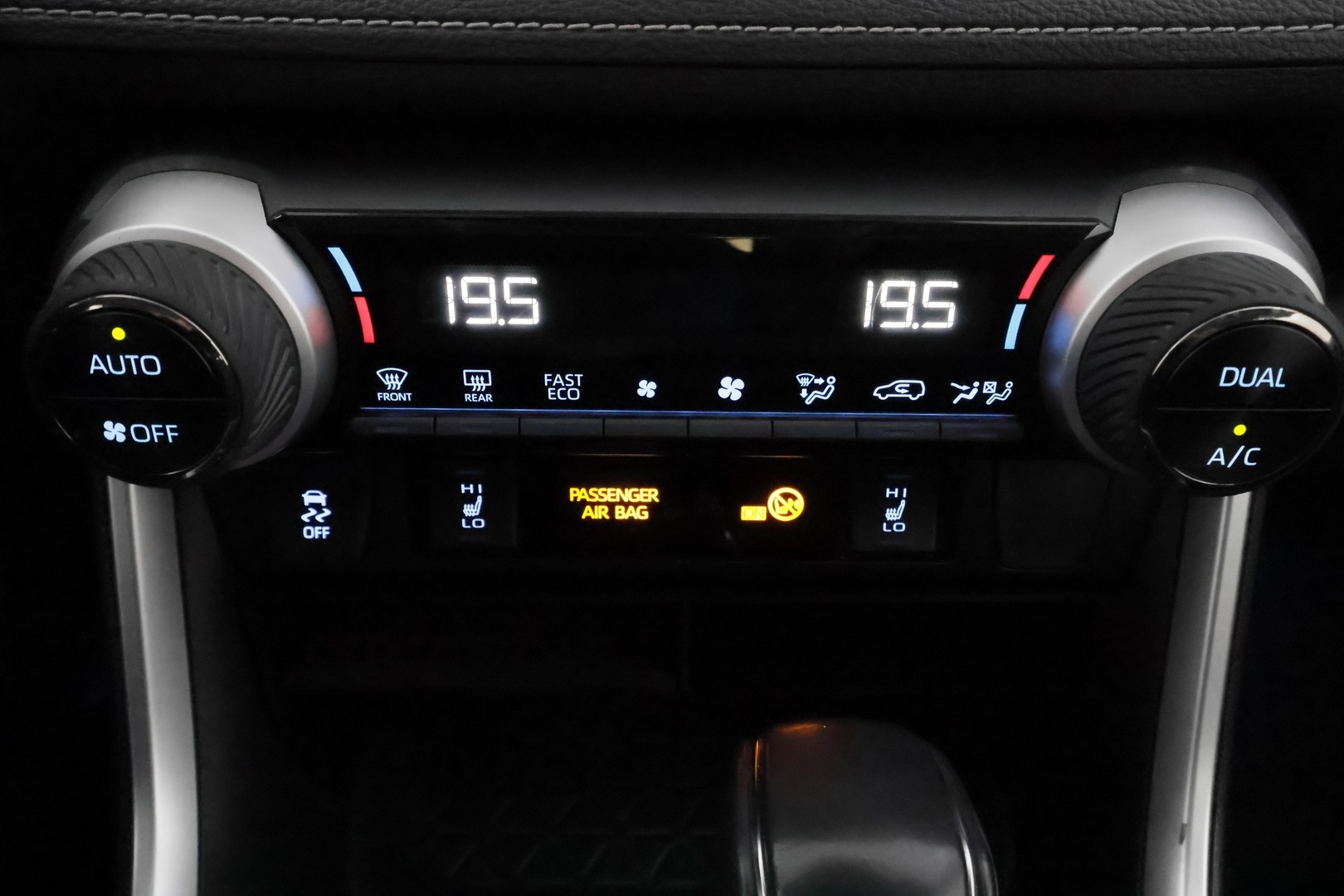 TOYOTA RAV4 2021